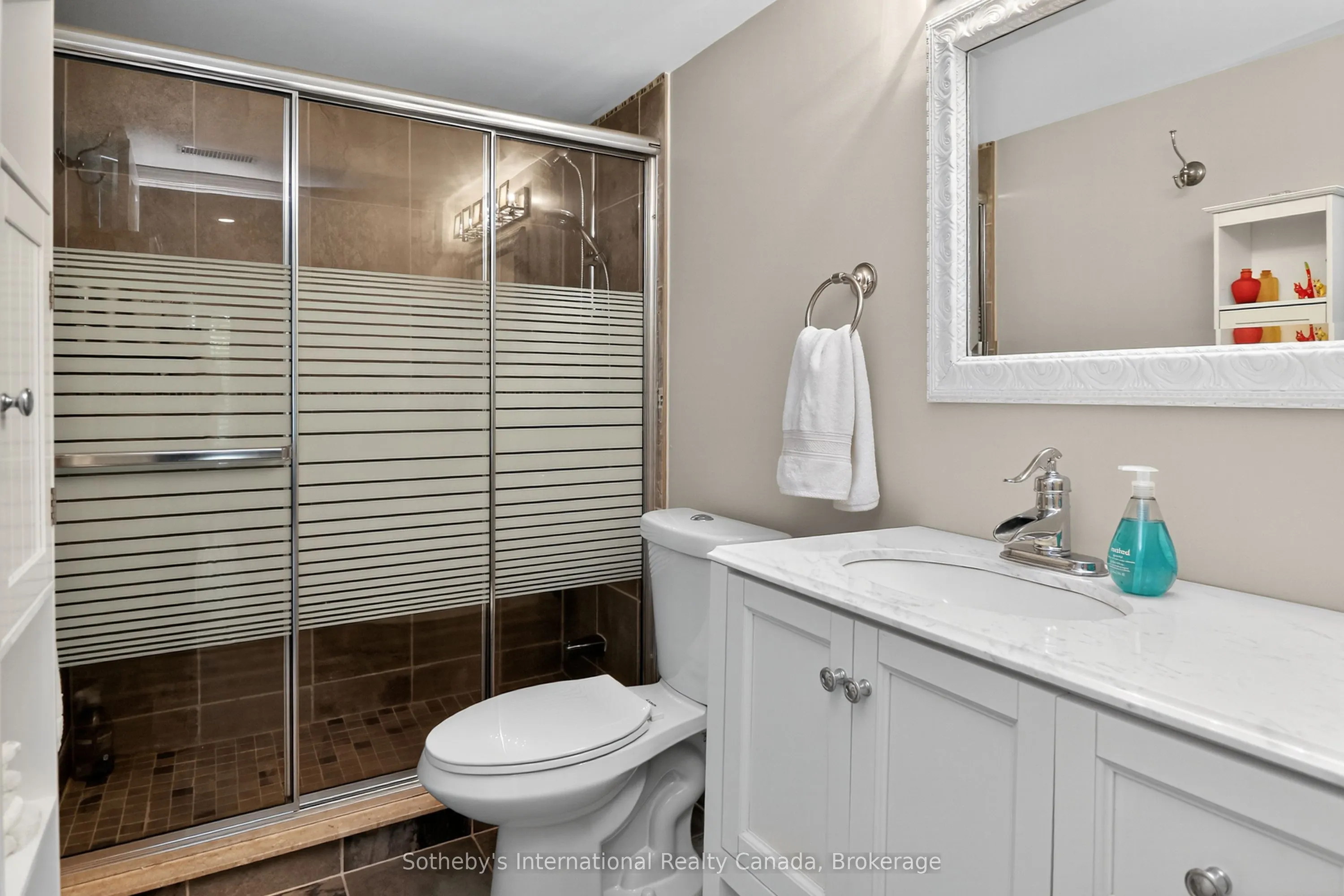 318 Mariners Way, #1