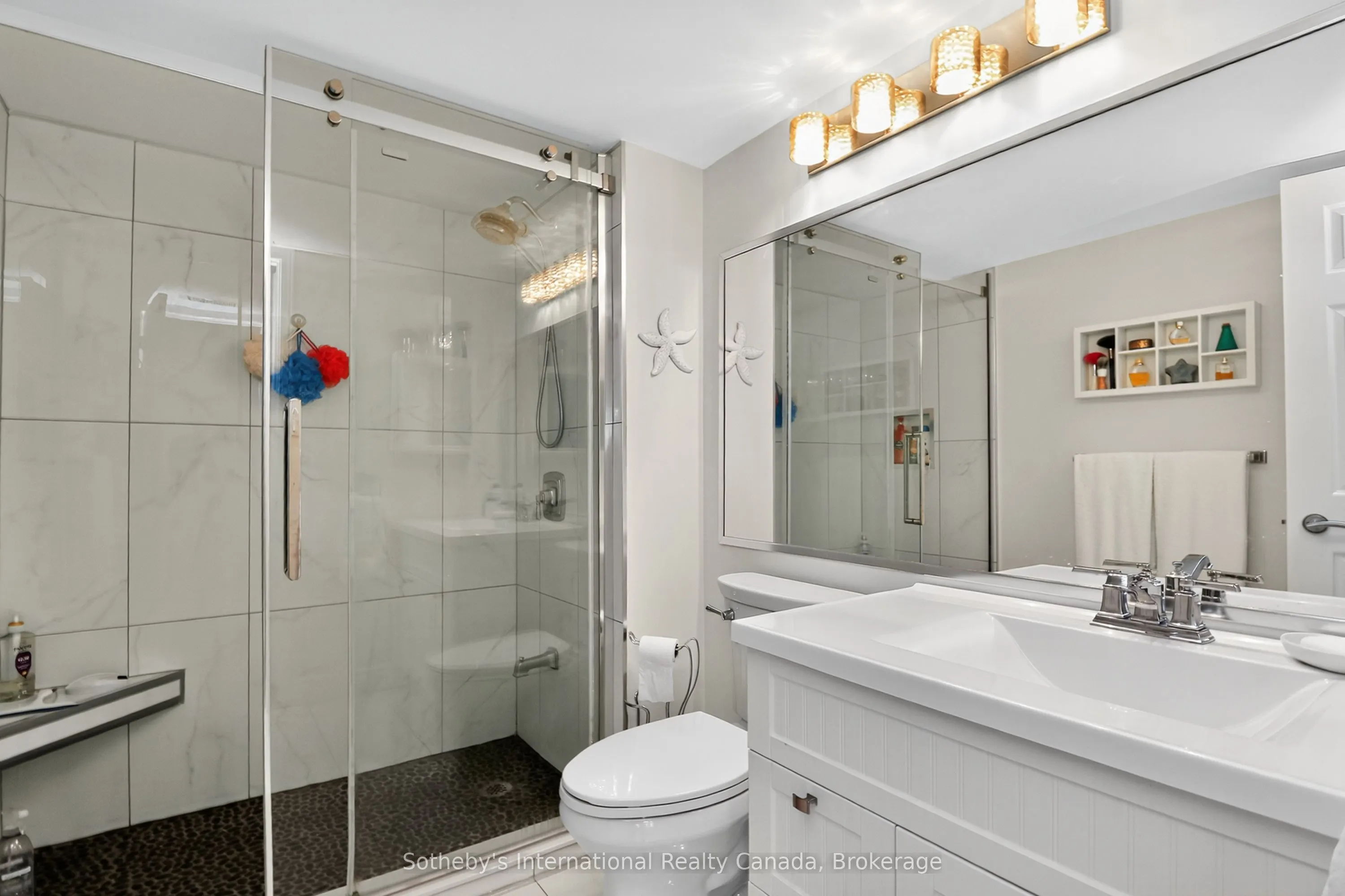 318 Mariners Way, #1