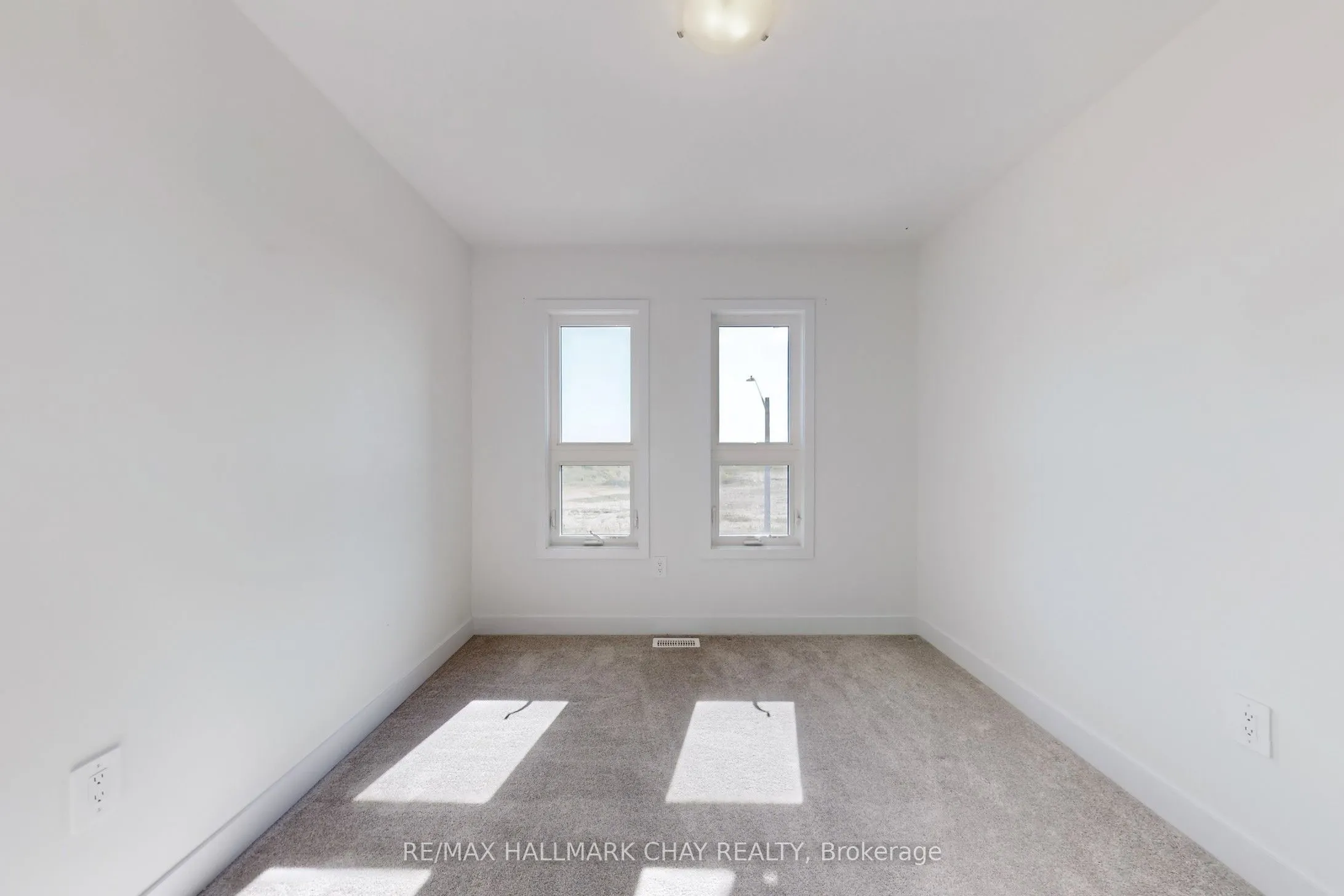 37 Turnberry Lane