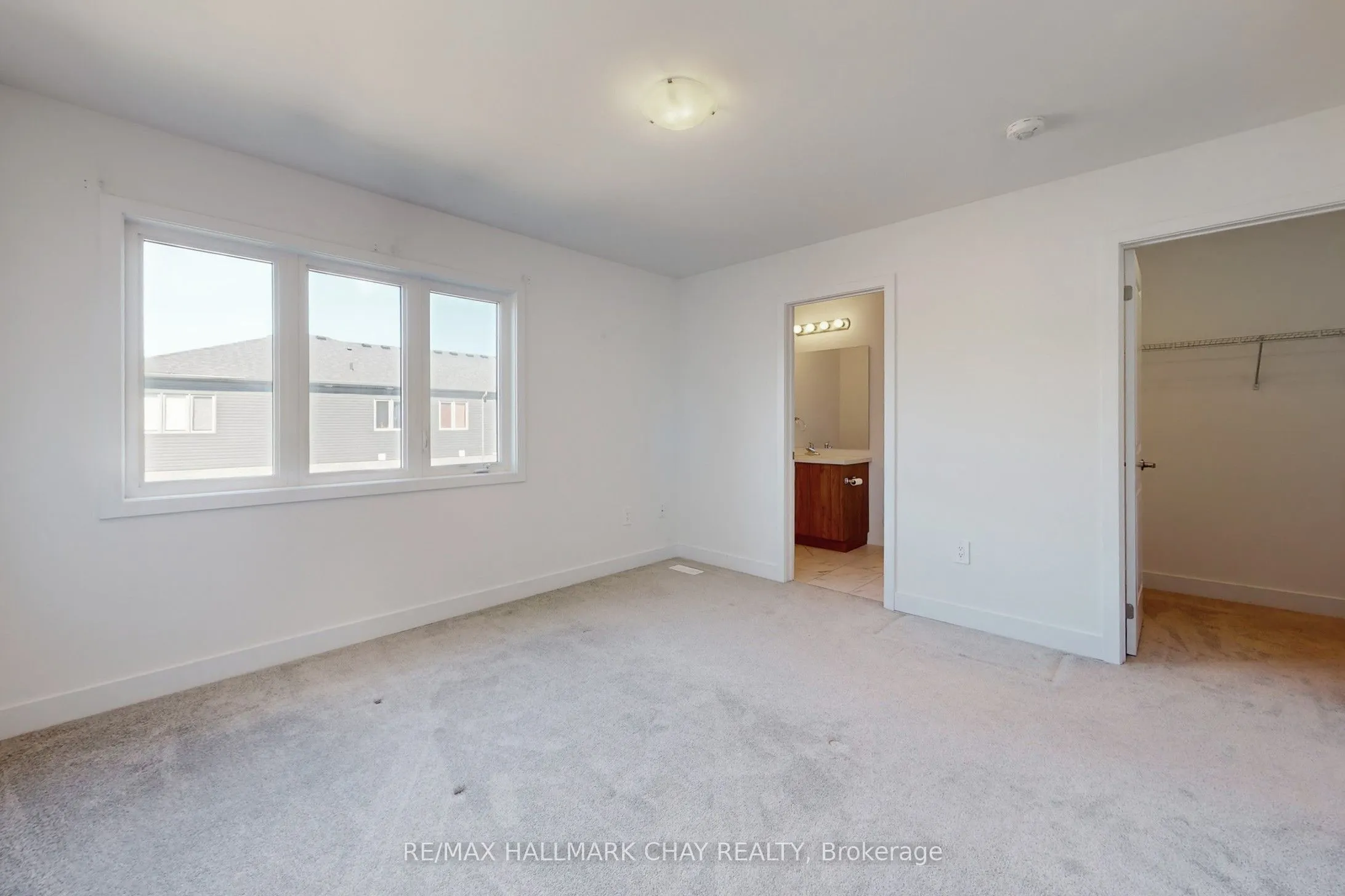 37 Turnberry Lane