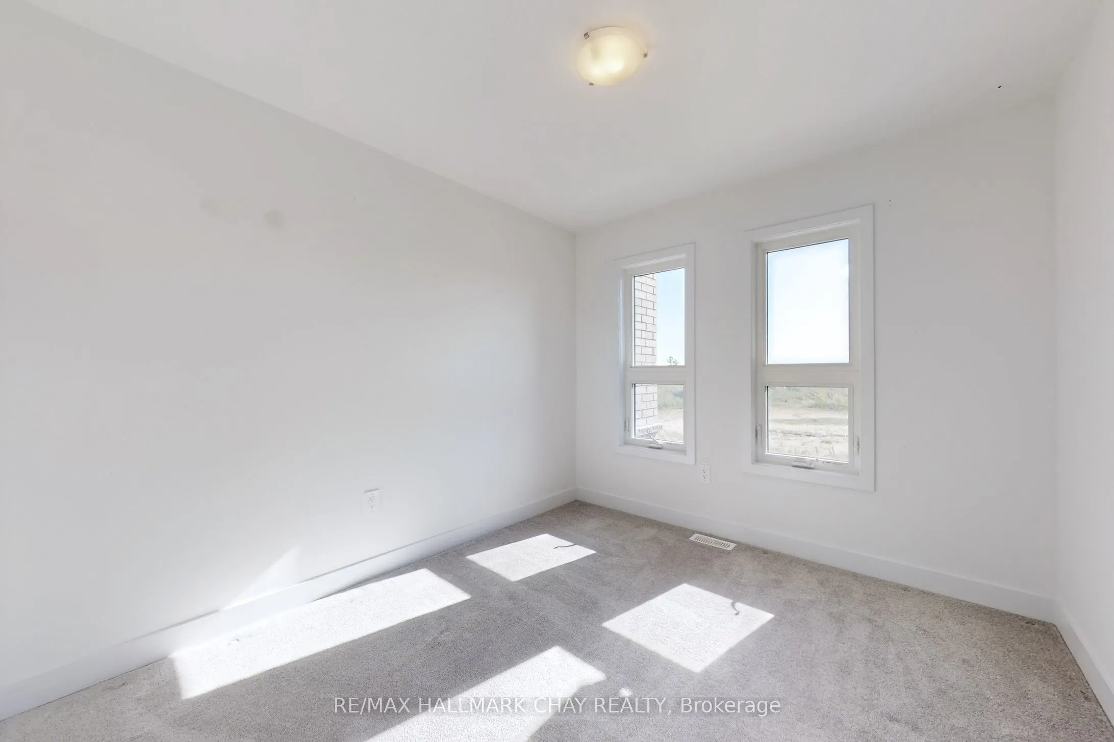 37 Turnberry Lane