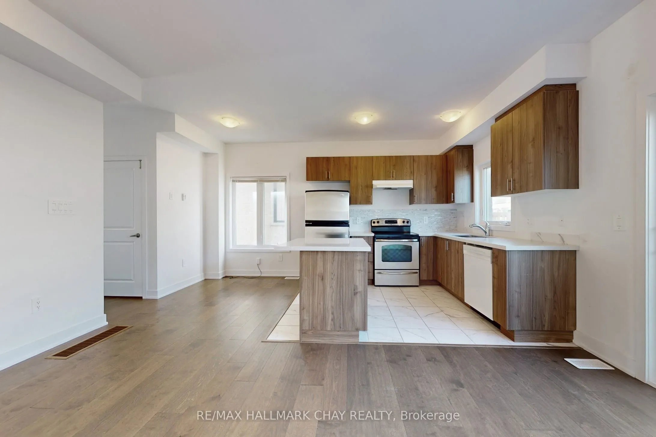 37 Turnberry Lane