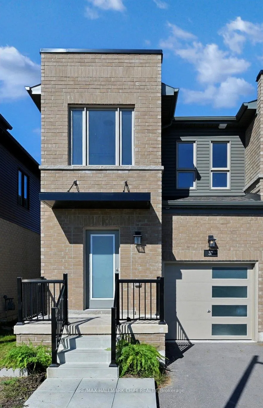 37 Turnberry Lane