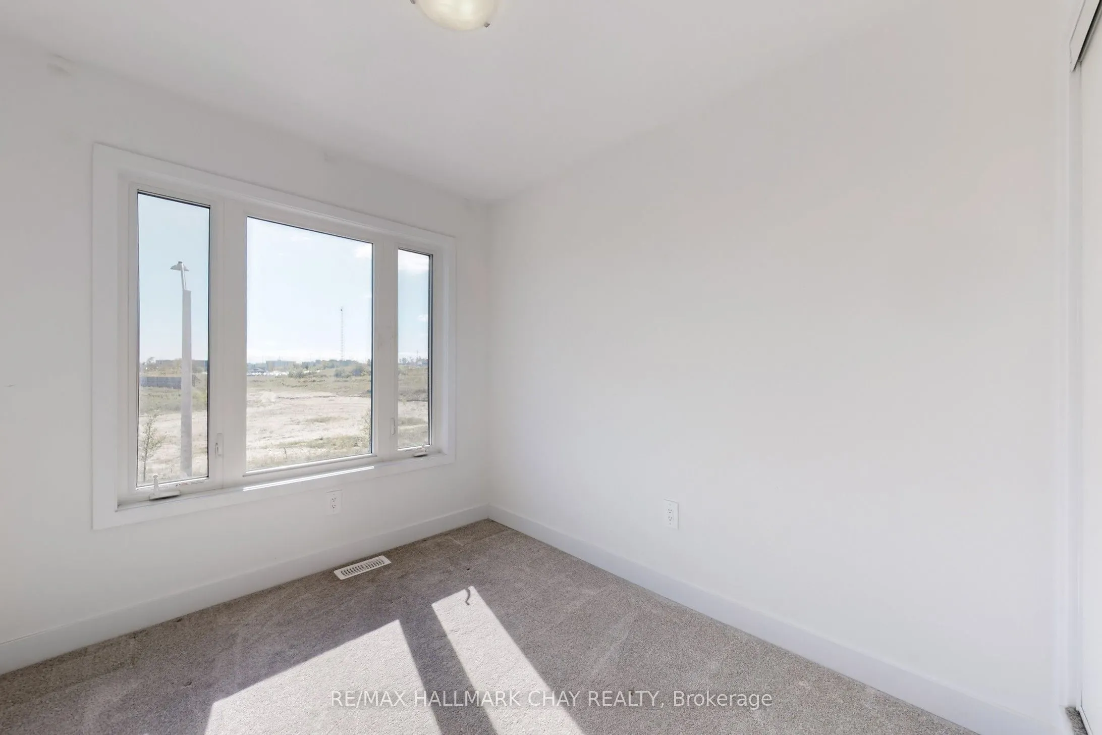 37 Turnberry Lane