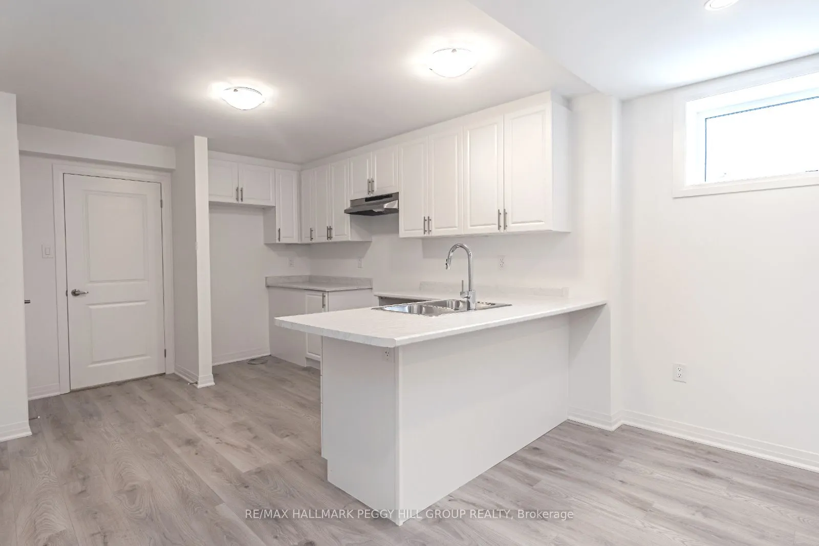112 West Oak Trail