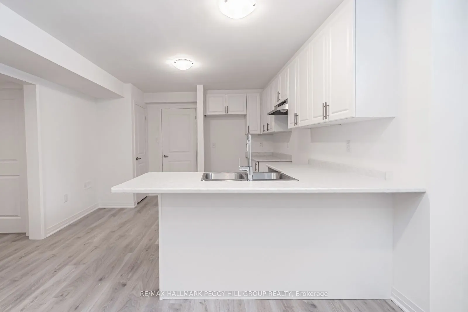 112 West Oak Trail