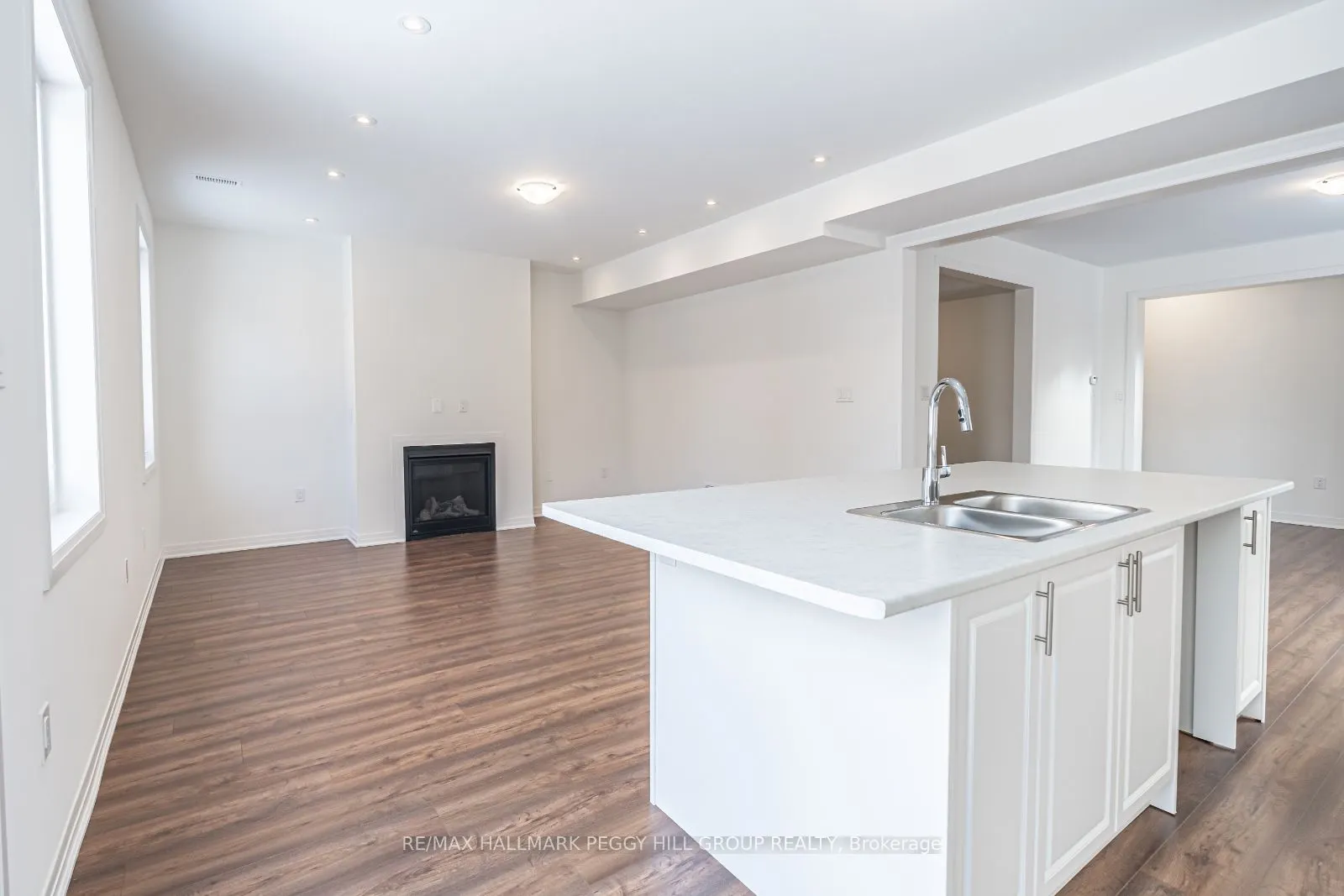 112 West Oak Trail