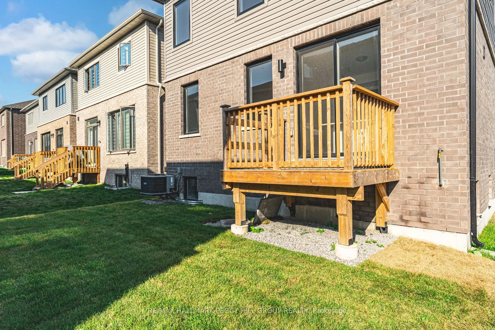 112 West Oak Trail