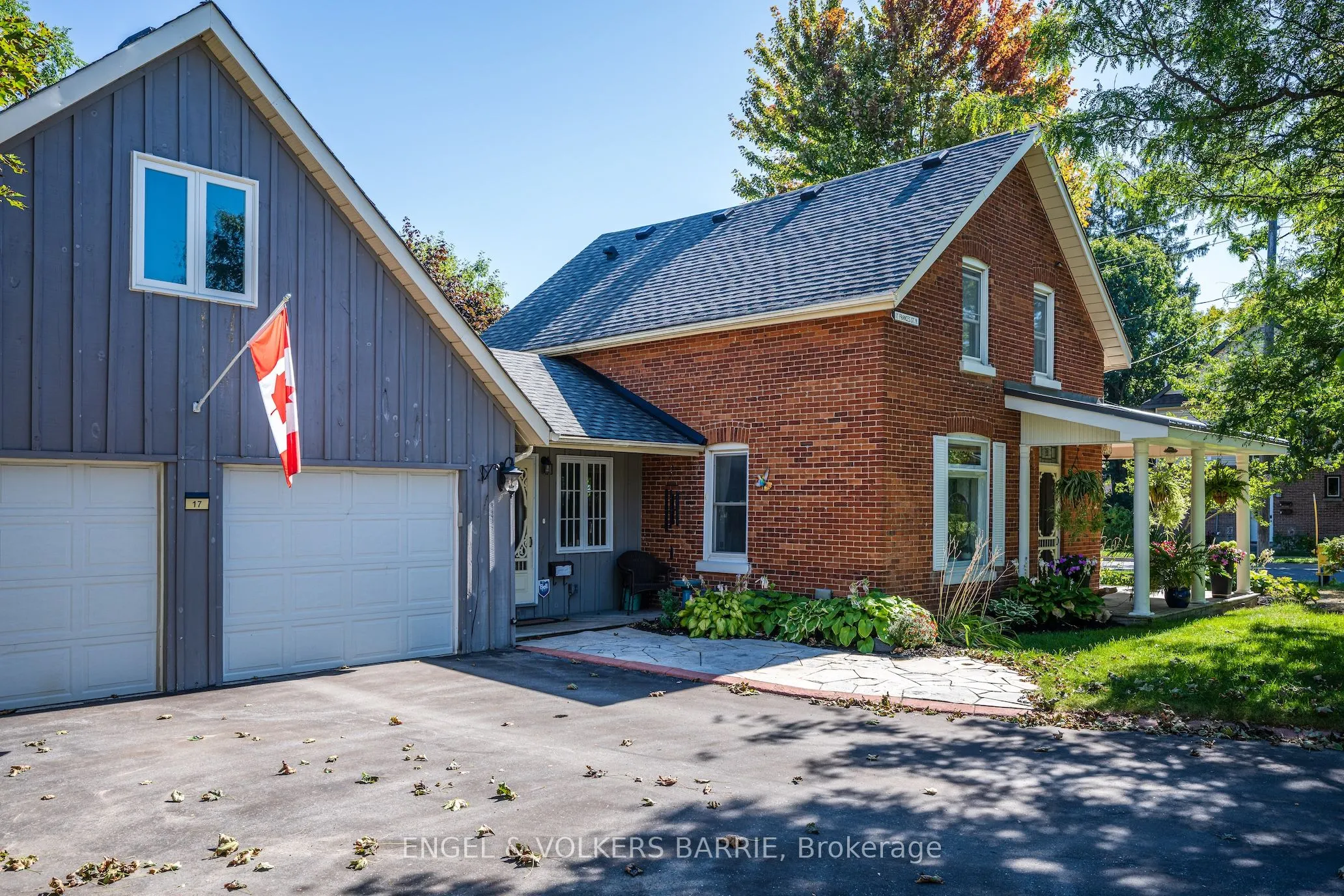 17 Frances Street N