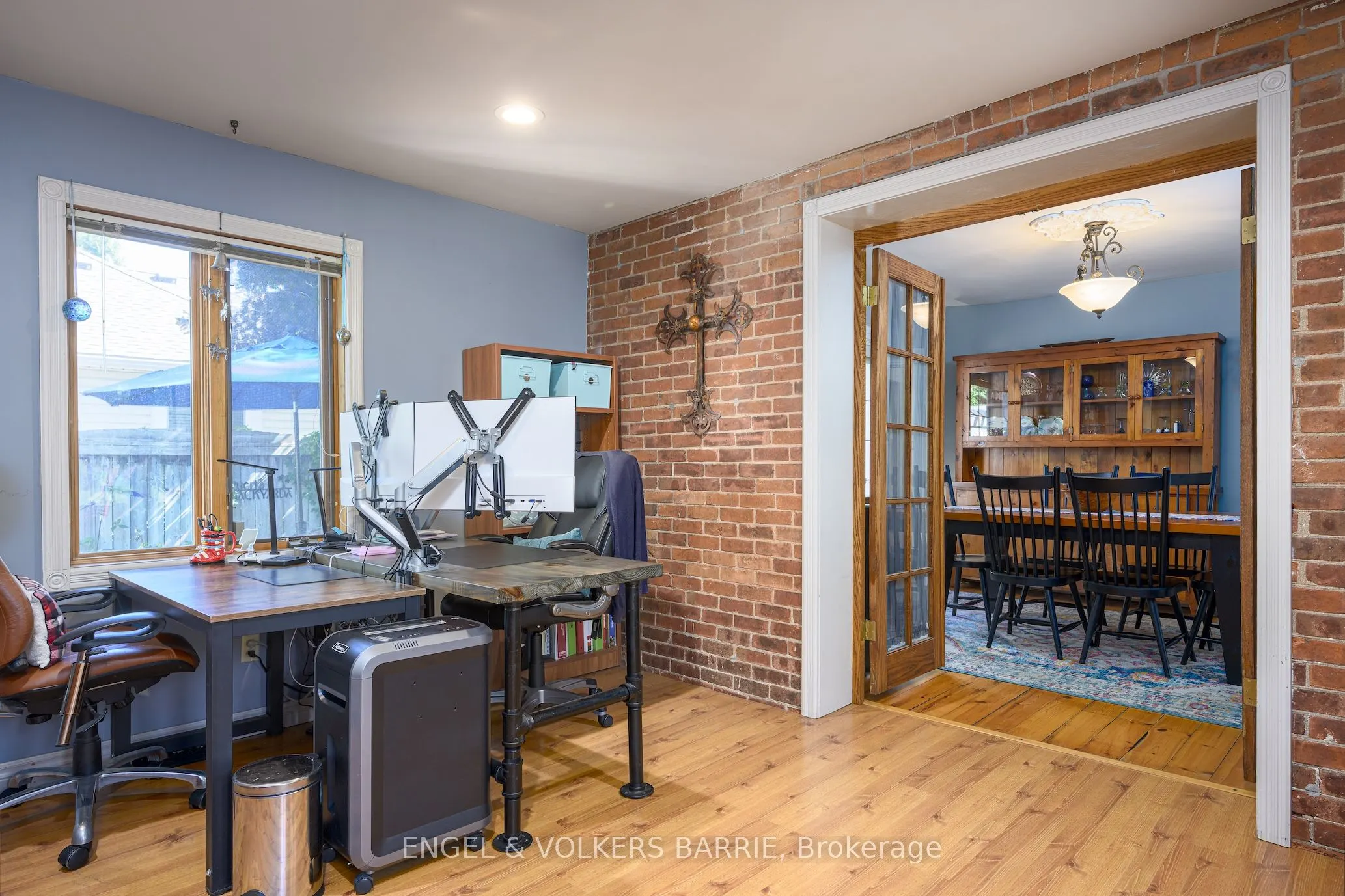 17 Frances Street N