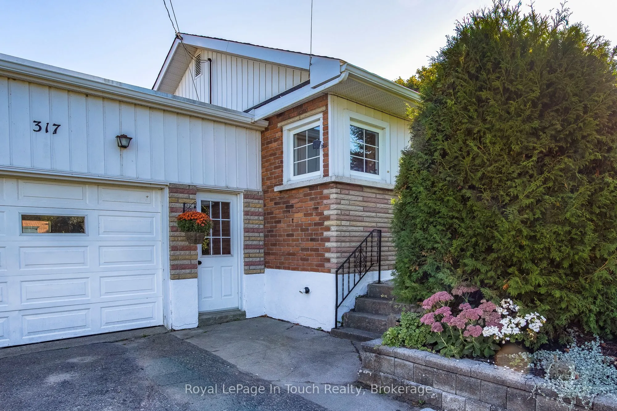 317 Lafontaine Road W