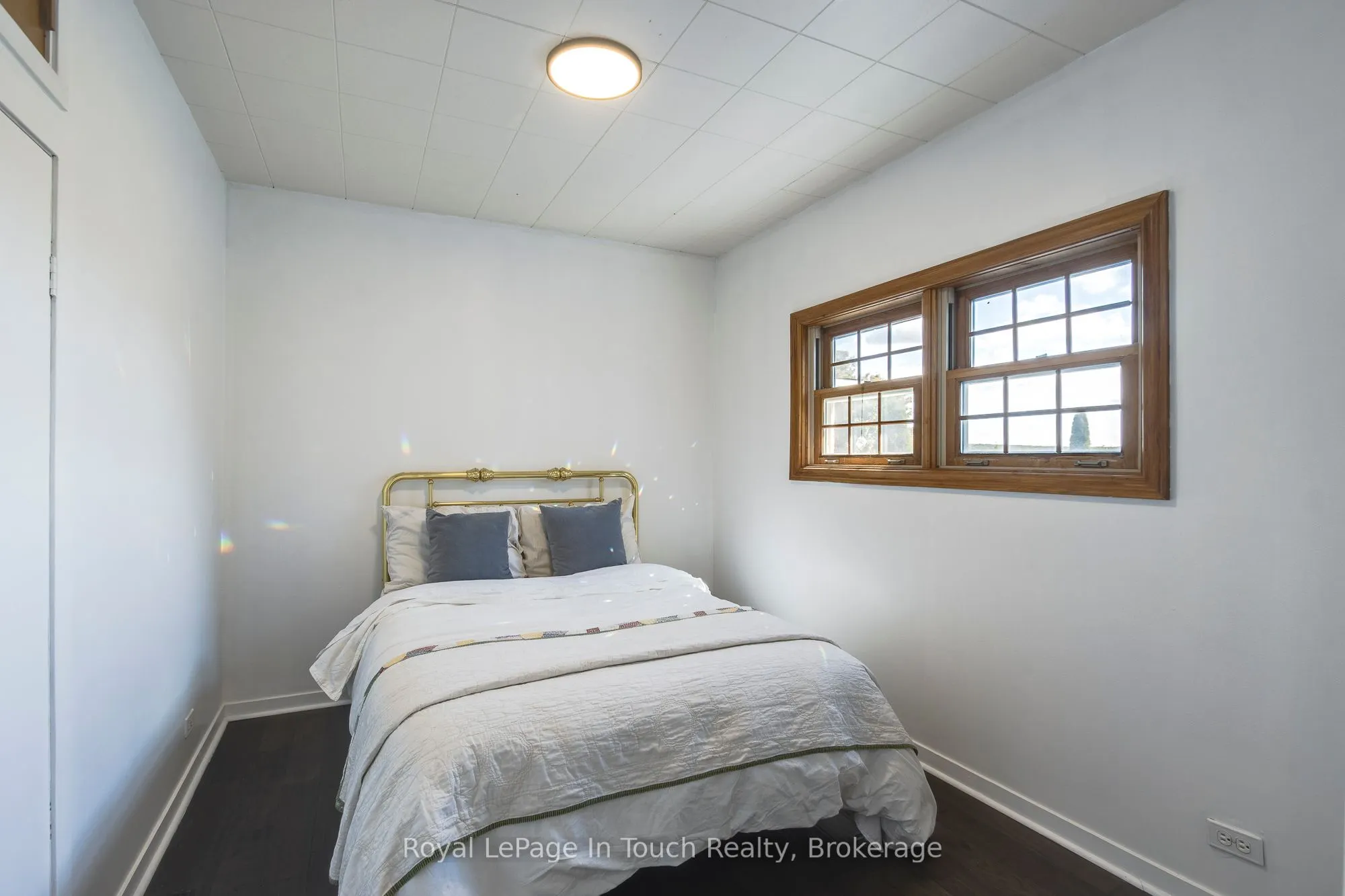 317 Lafontaine Road W