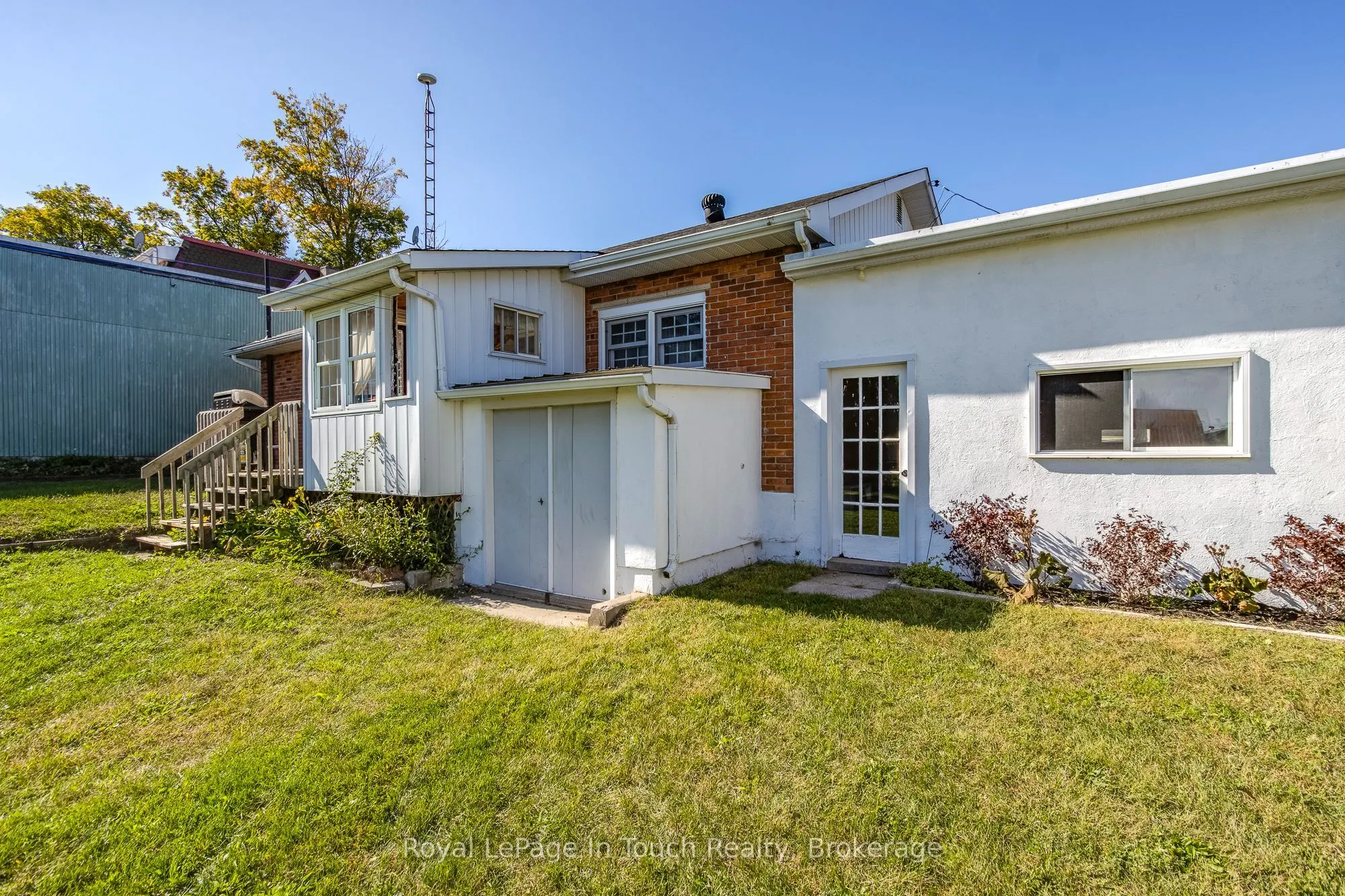317 Lafontaine Road W