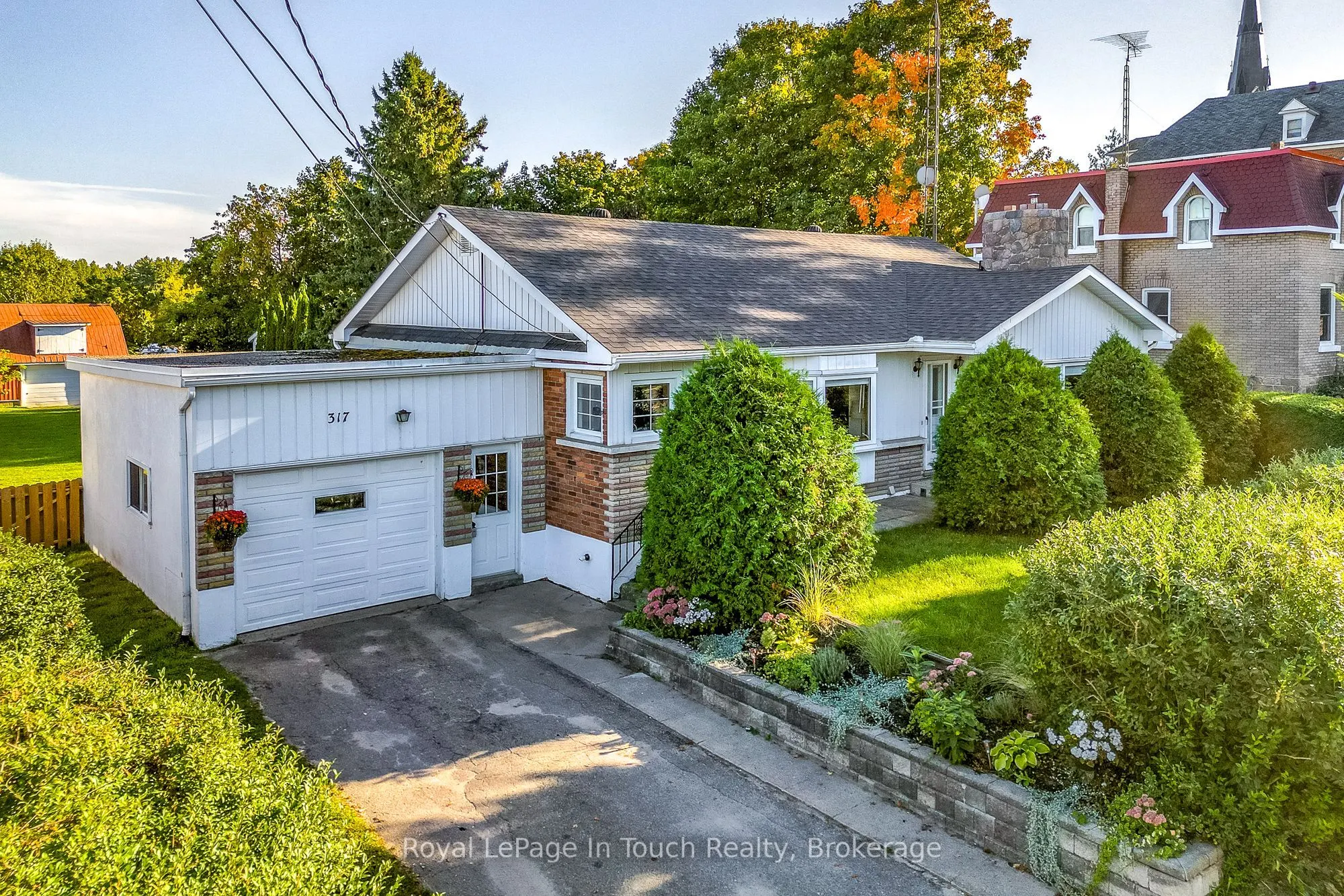 317 Lafontaine Road W