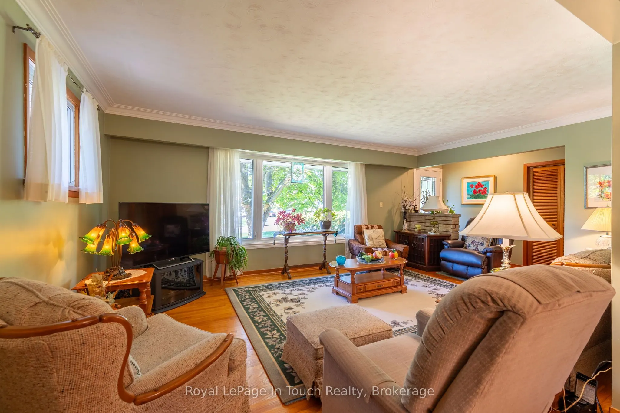 3957 Horseshoe Valley Road W
