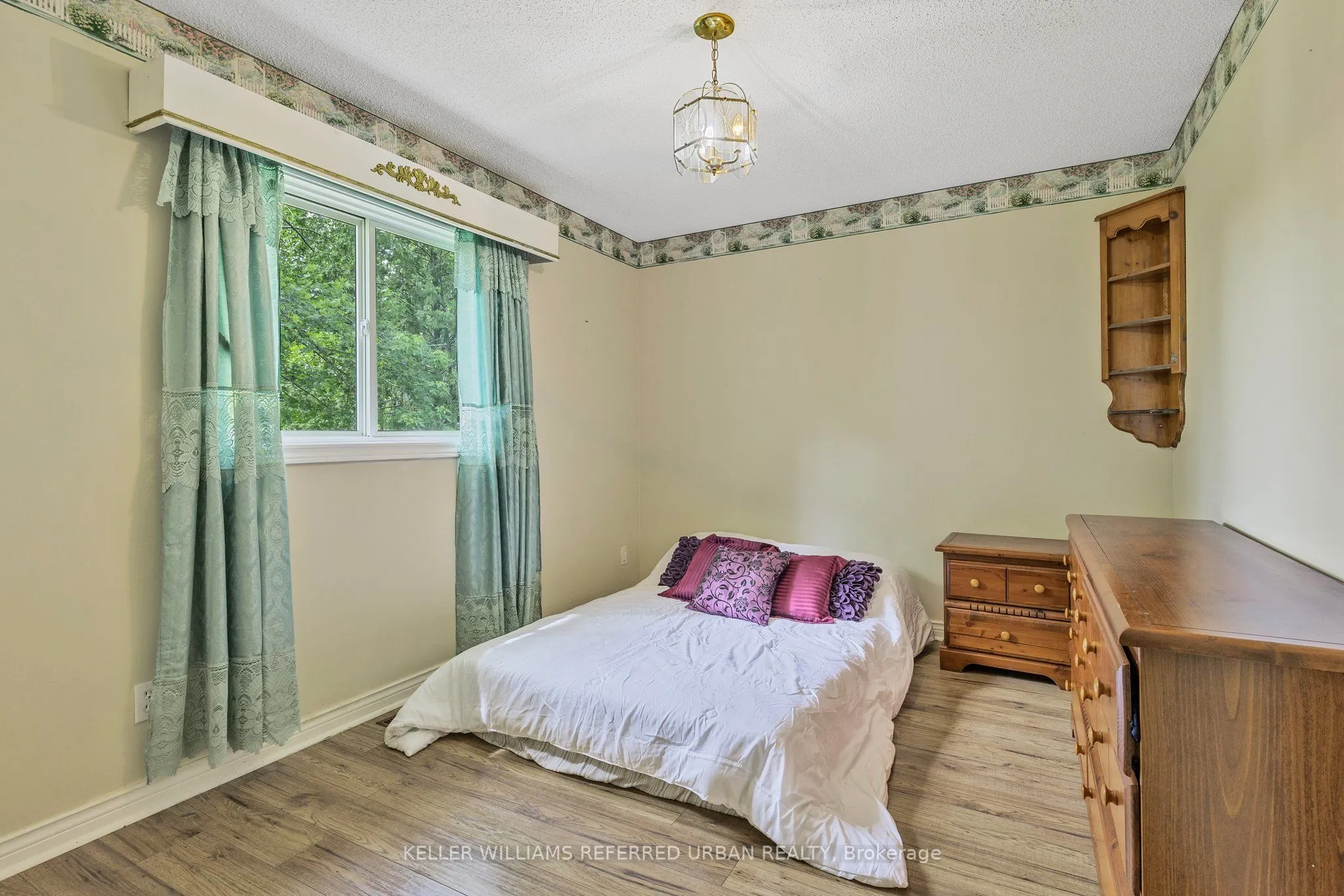 31 John Dillingno Street
