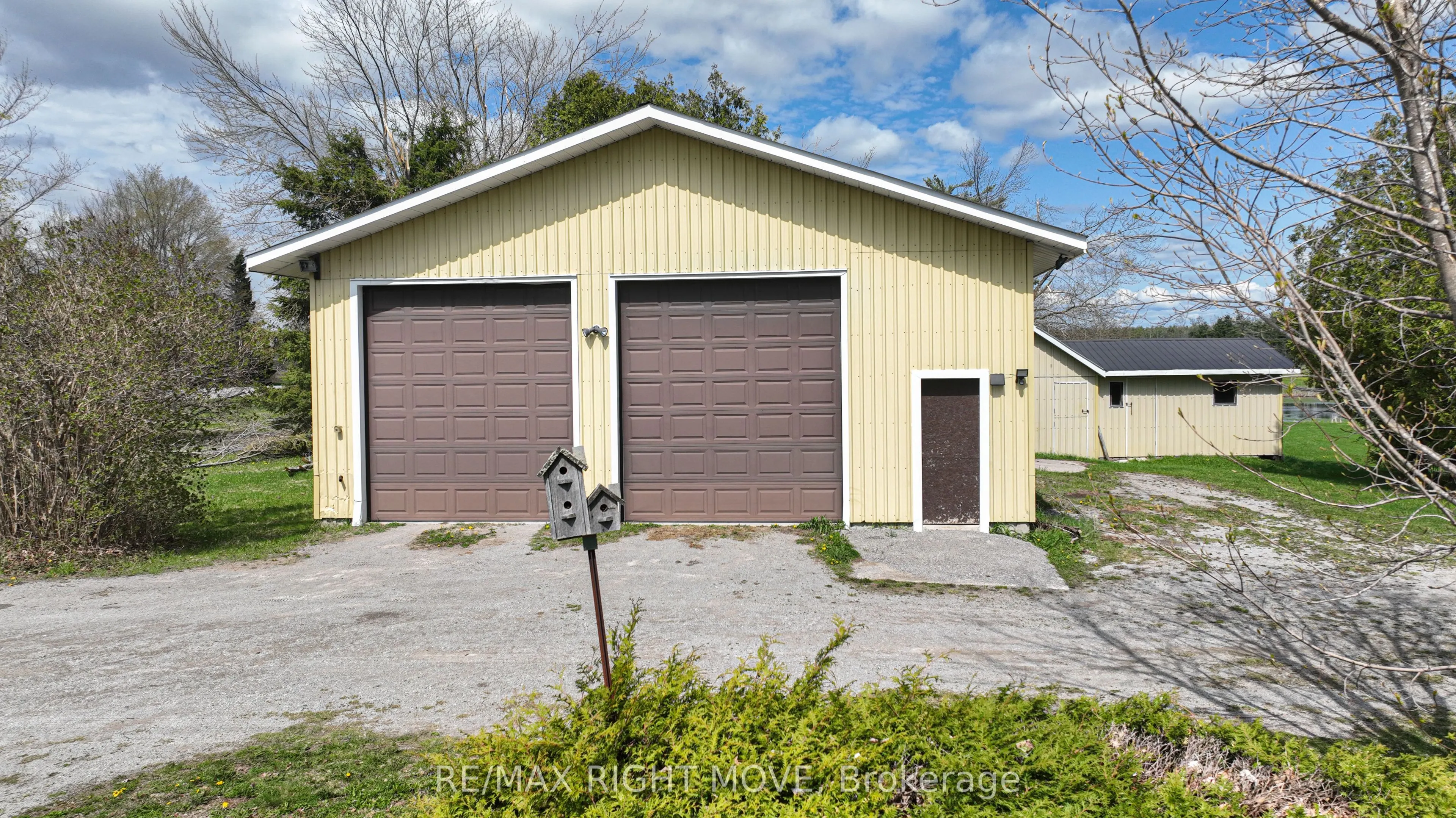2723 Monck Road