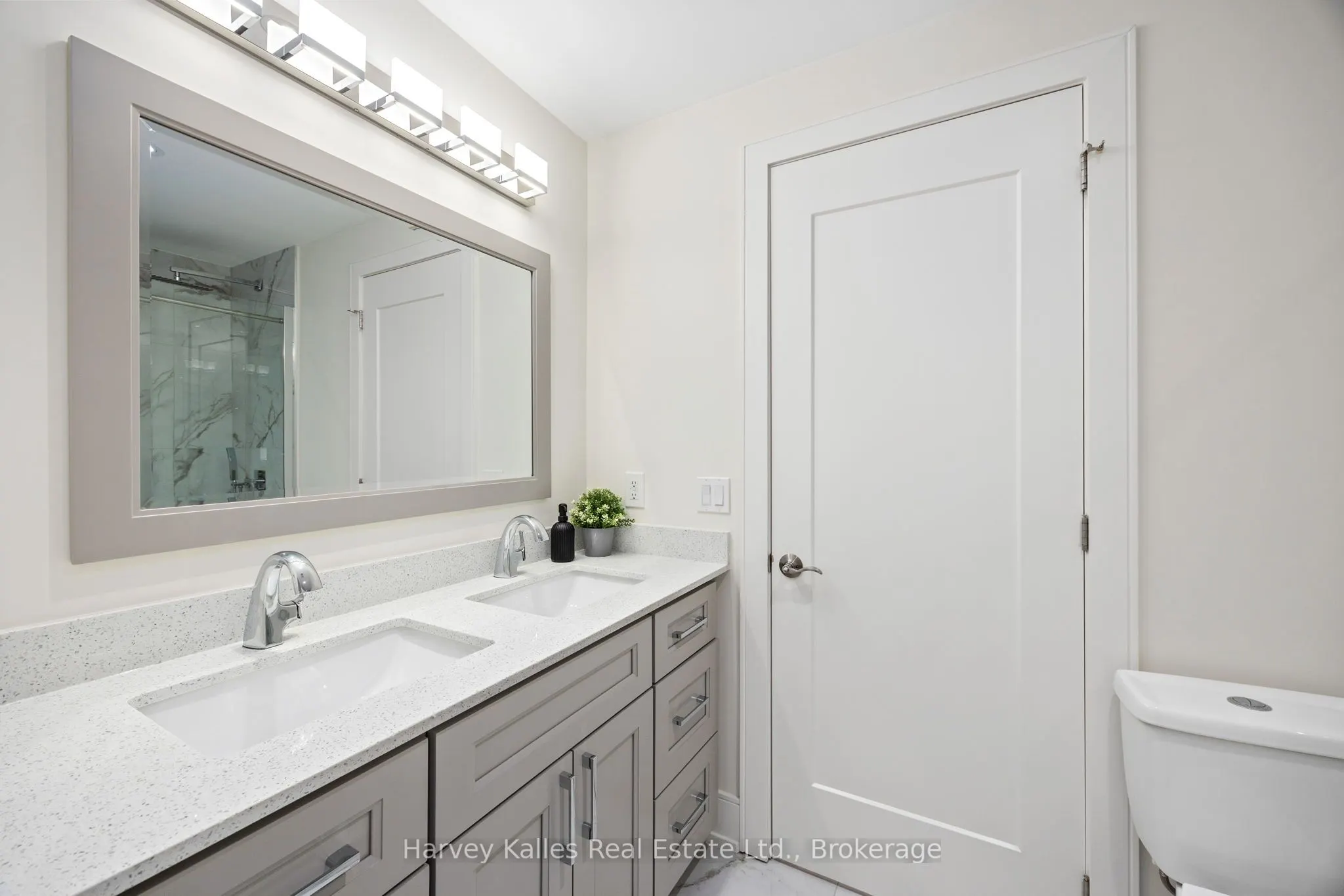 297 Seventh Street, #Unit B