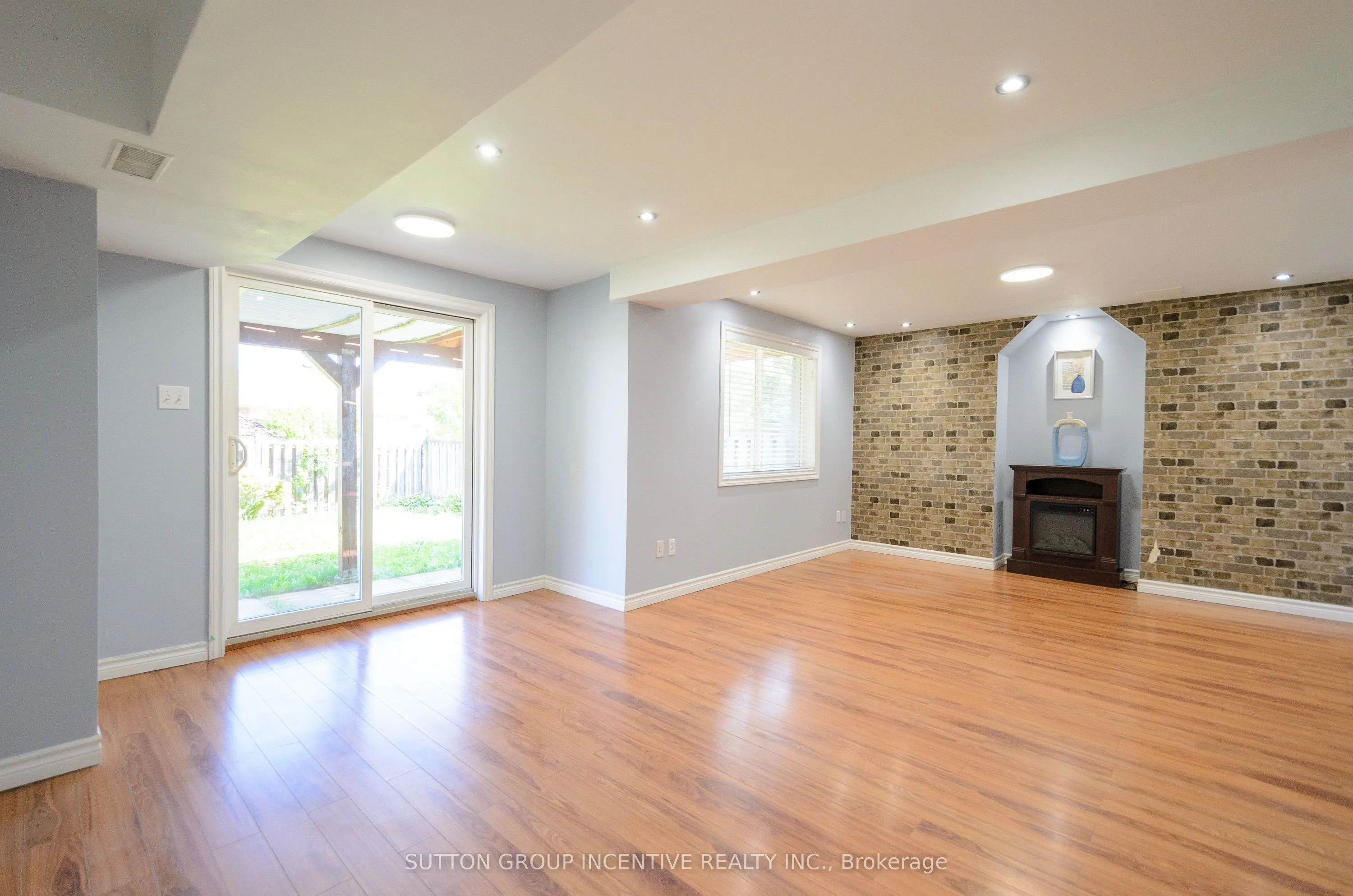 5 BROWN WOOD Drive