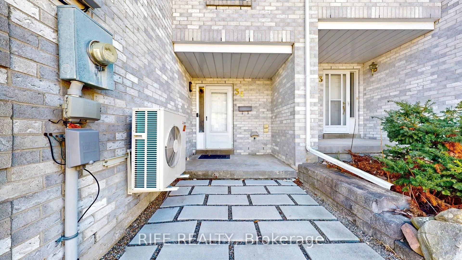 120 D'ambrosio Drive, #34