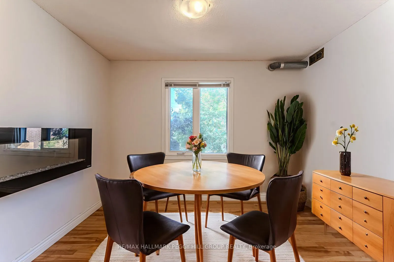 508 Essa Road, #52