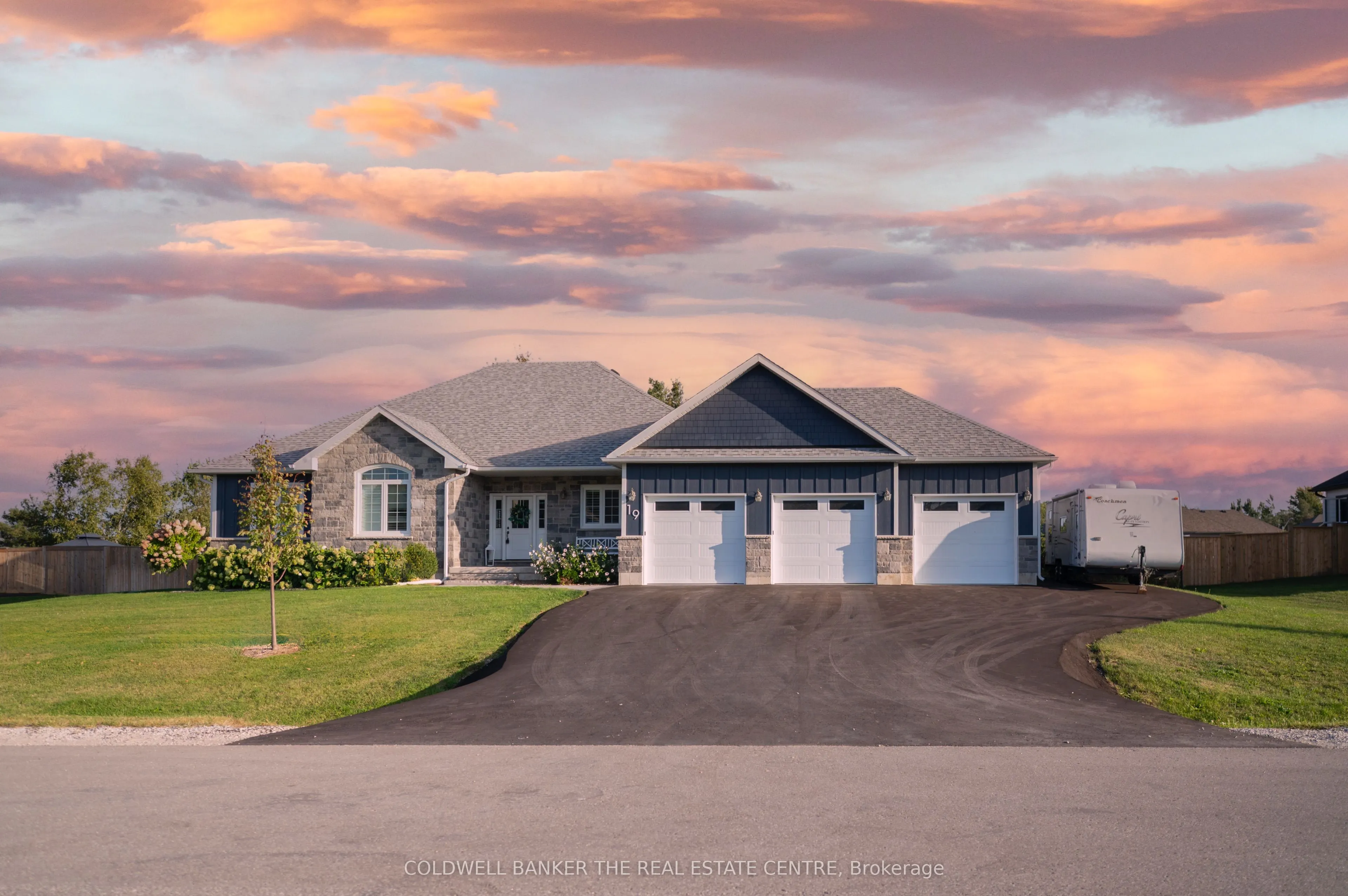 19 Cheslock Crescent