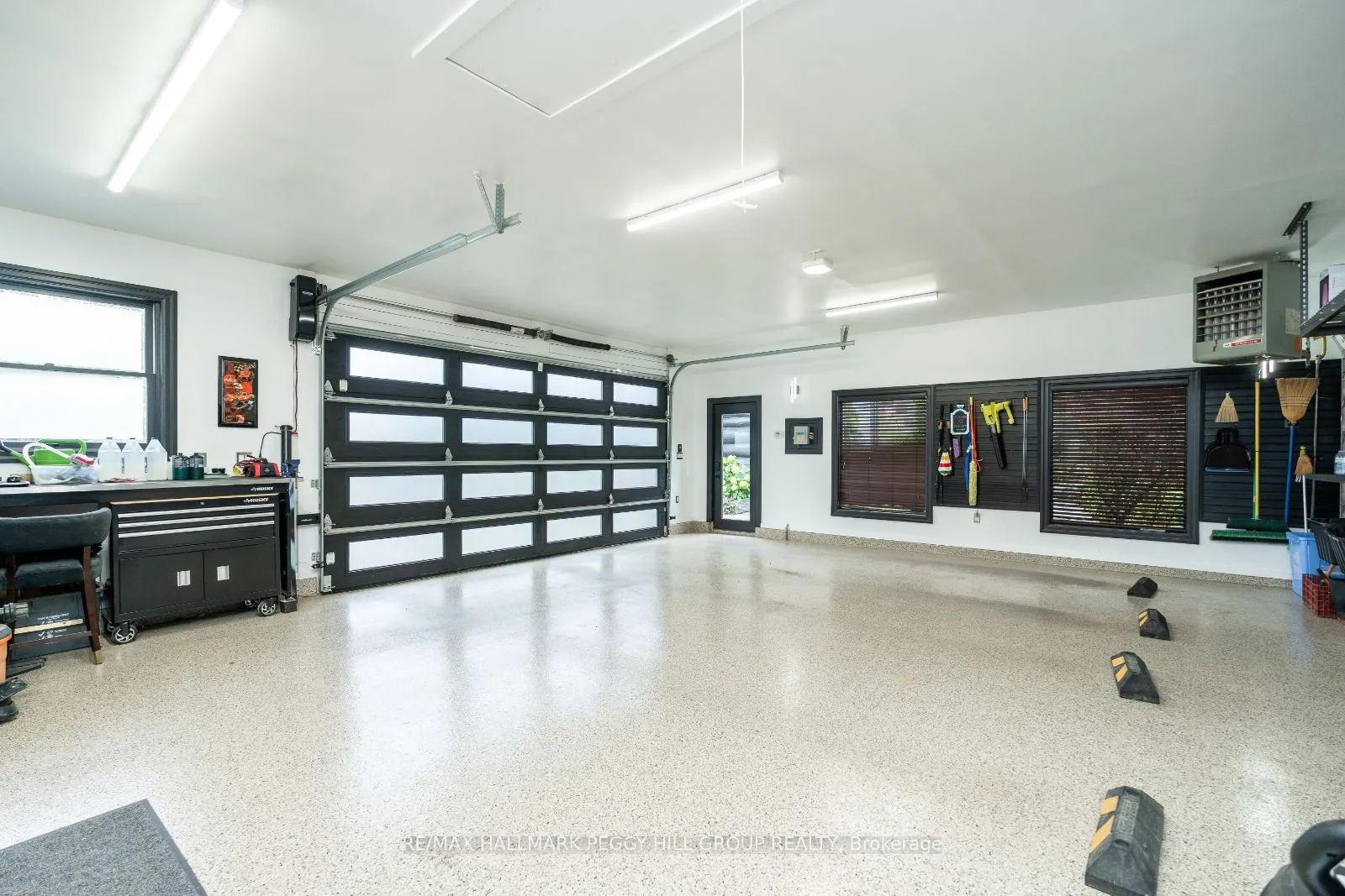 2 Sunnyside Avenue