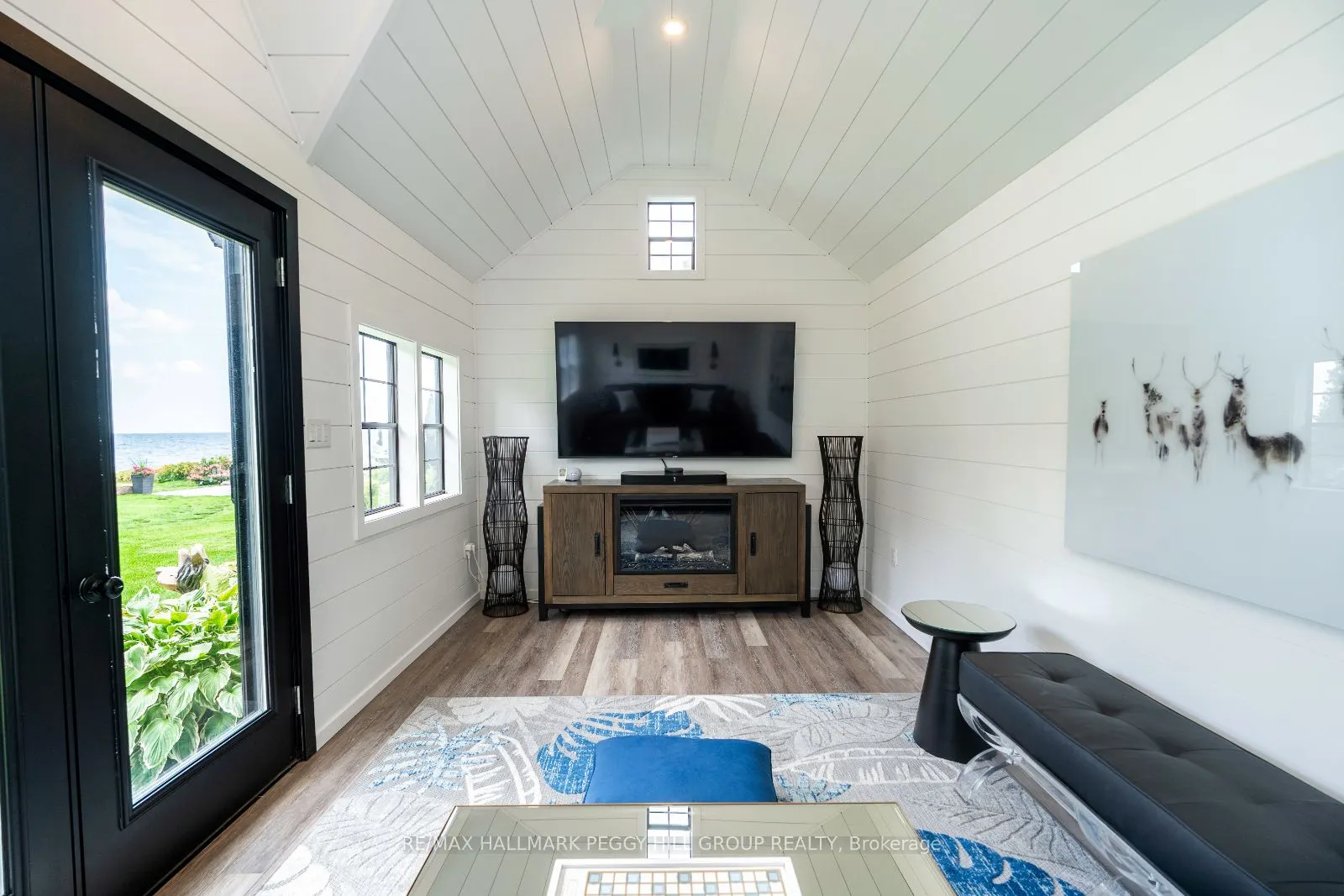 2 Sunnyside Avenue