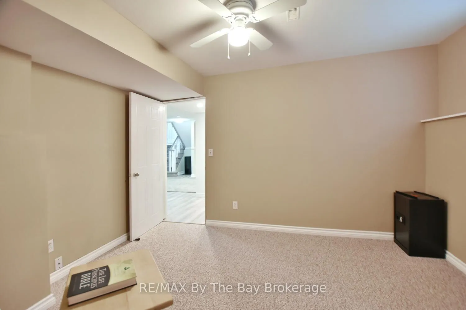 34 Harbour Crescent