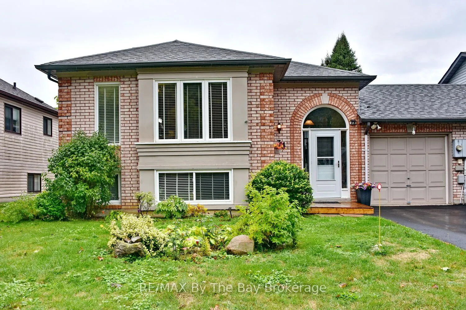 34 Harbour Crescent