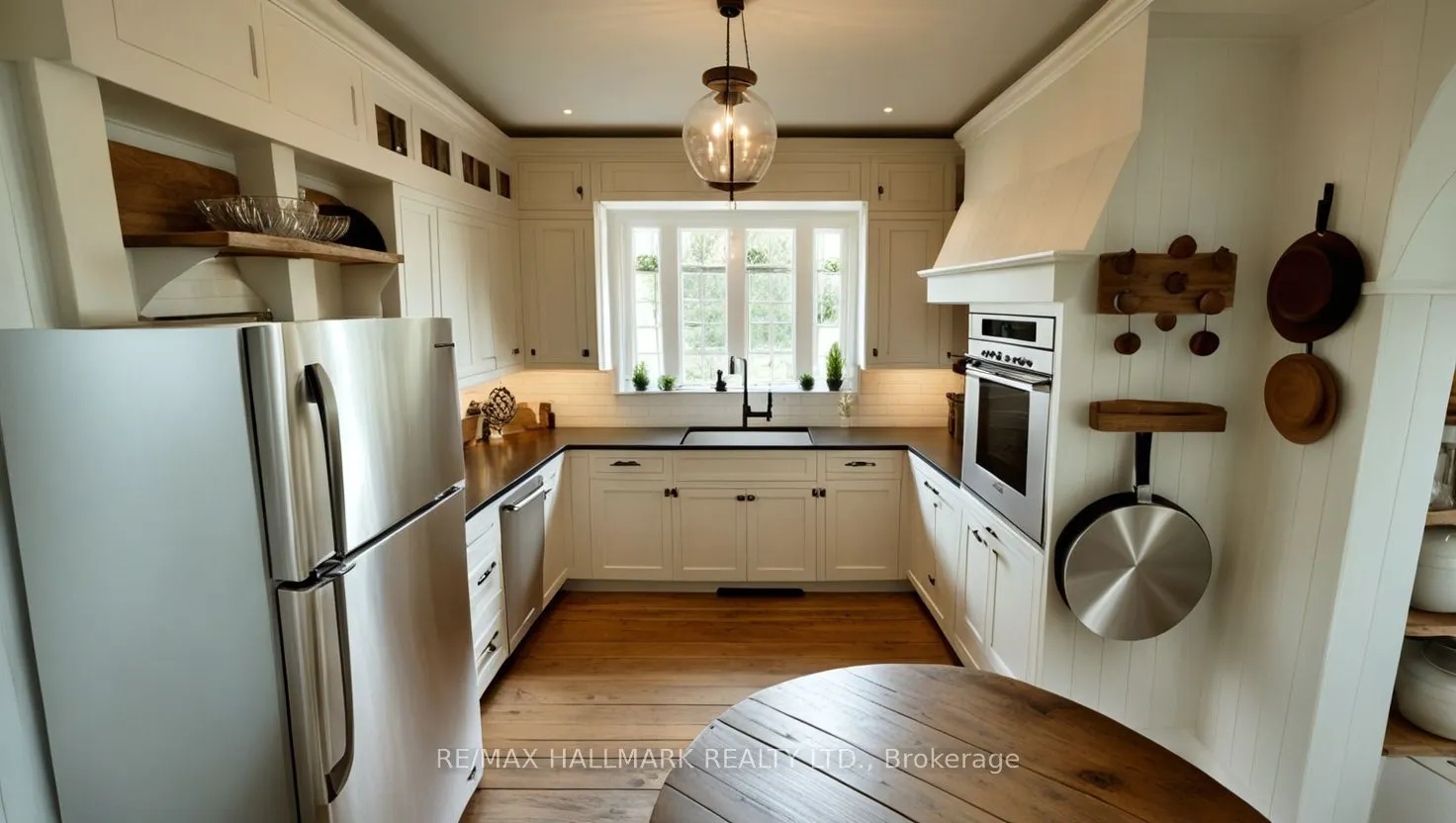 26 Lakeshore Road W