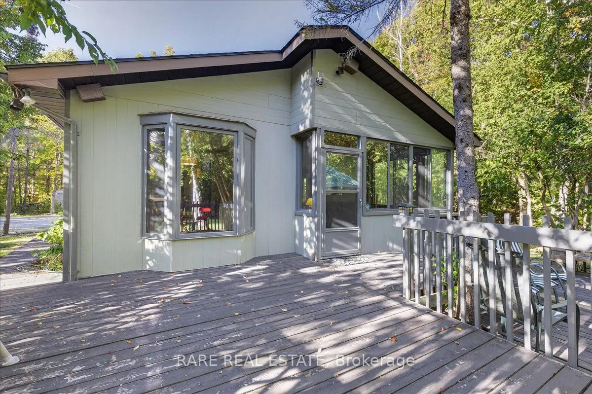 1208 Birchcliffe Crescent