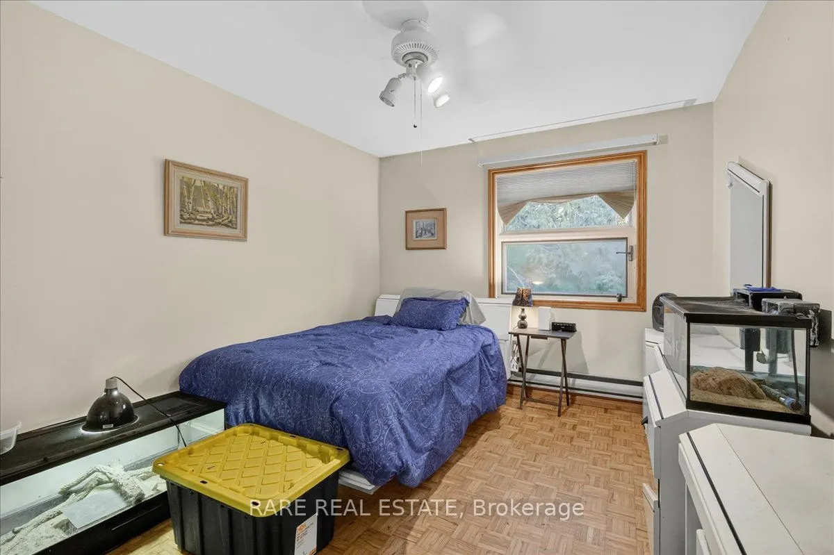 1208 Birchcliffe Crescent