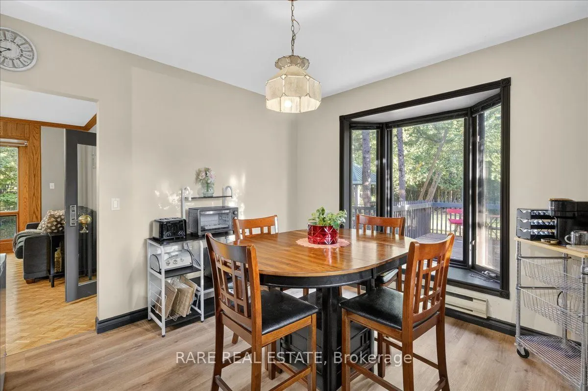 1208 Birchcliffe Crescent