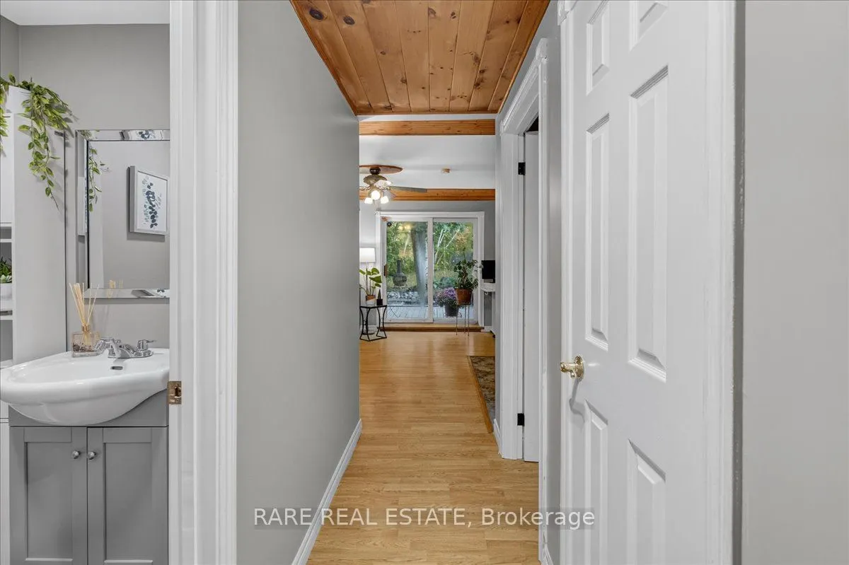 1208 Birchcliffe Crescent