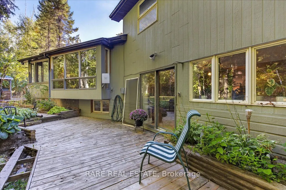1208 Birchcliffe Crescent