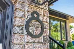 8 Burnside Court
