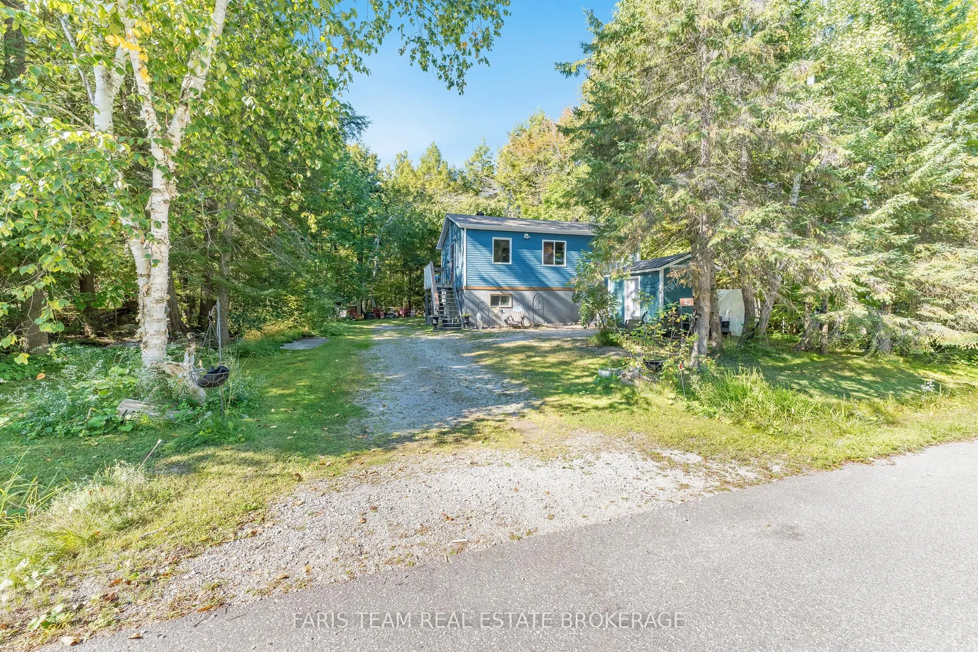 43 Manitou Crescent