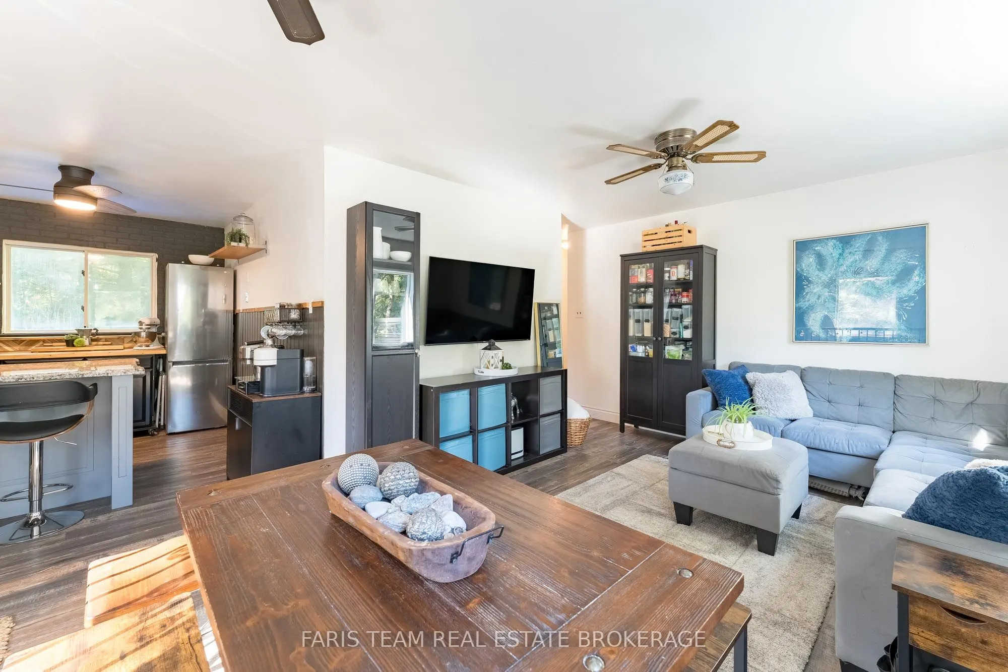 43 Manitou Crescent