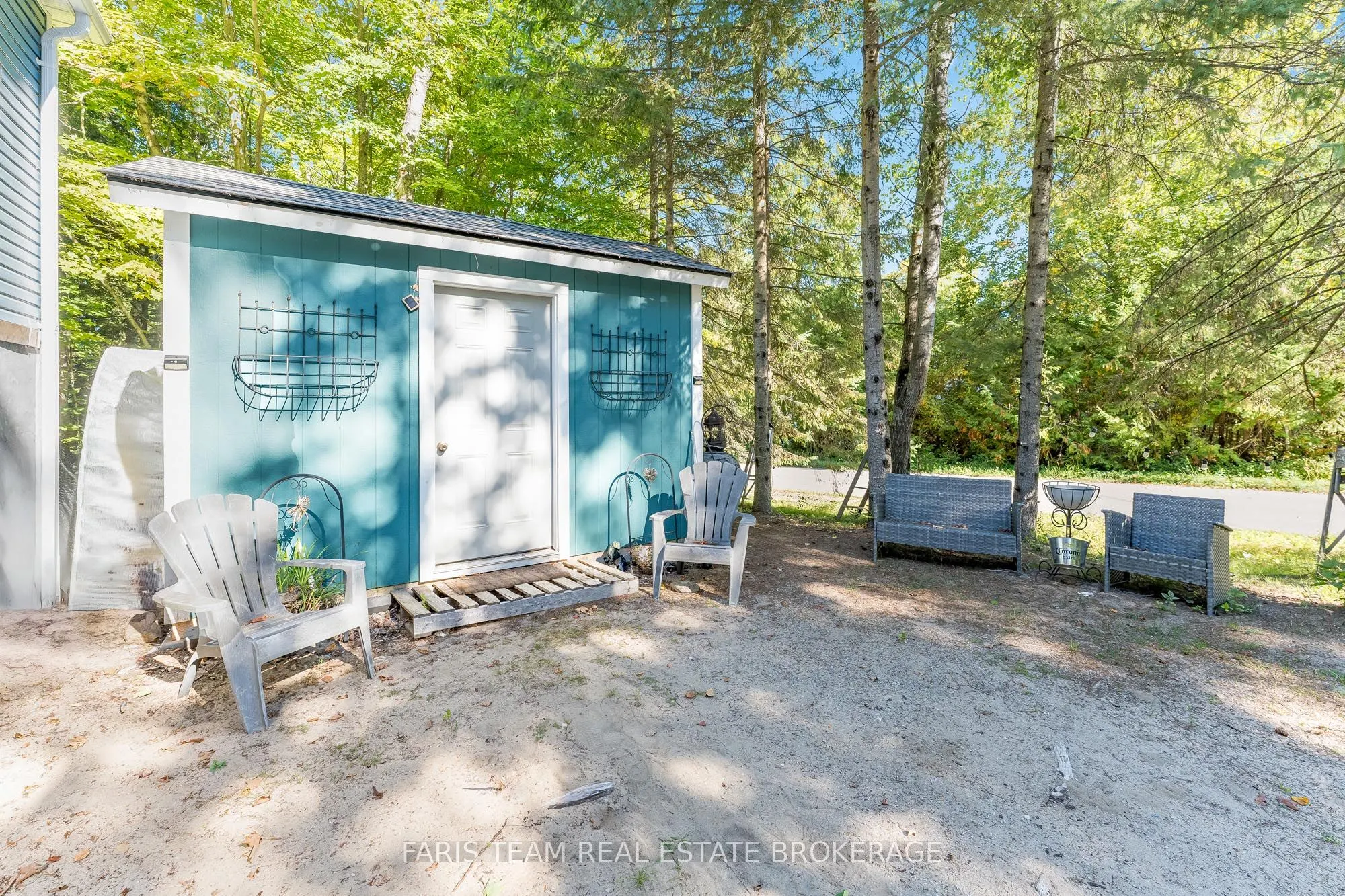 43 Manitou Crescent