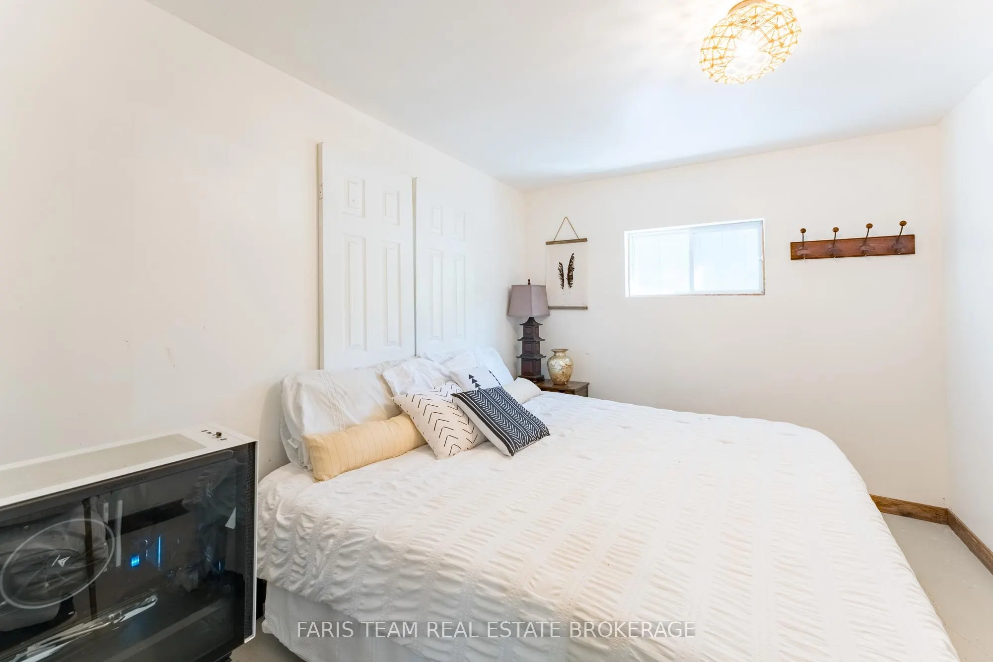43 Manitou Crescent