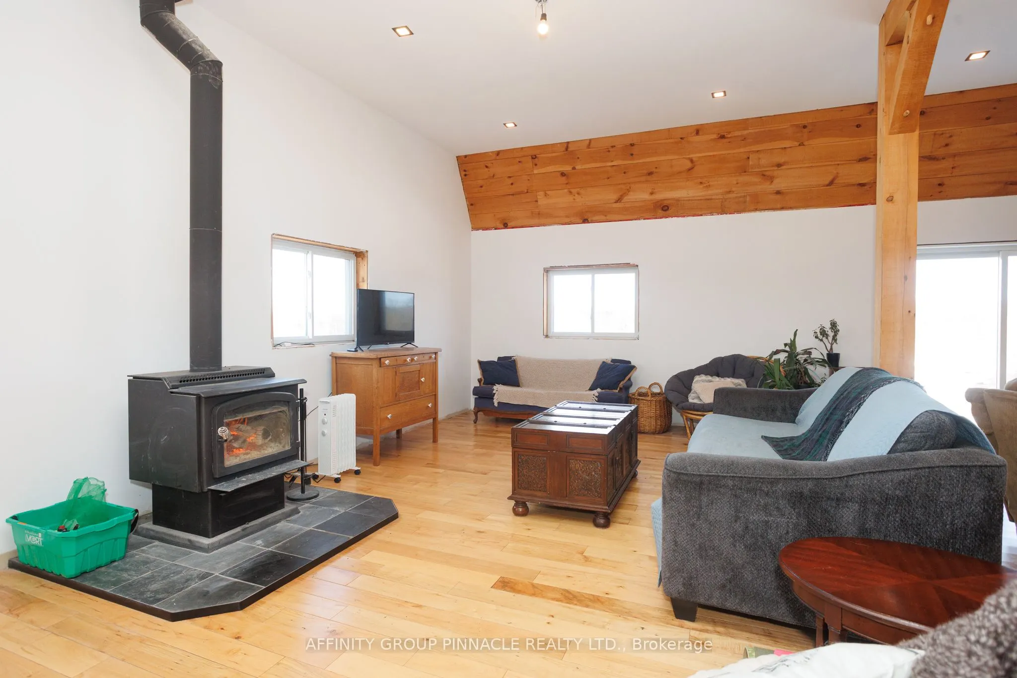 1295 Carlyon Line