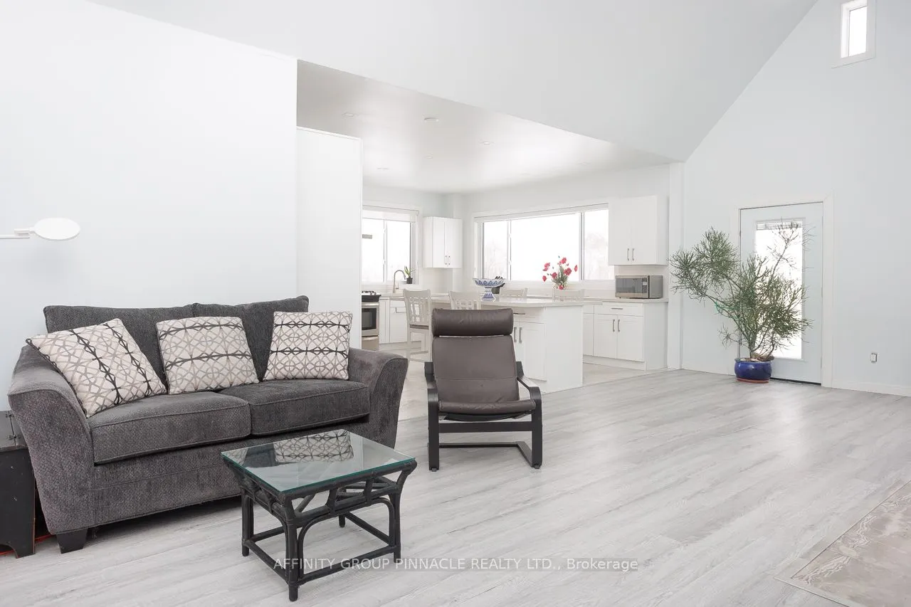 1295 Carlyon Line