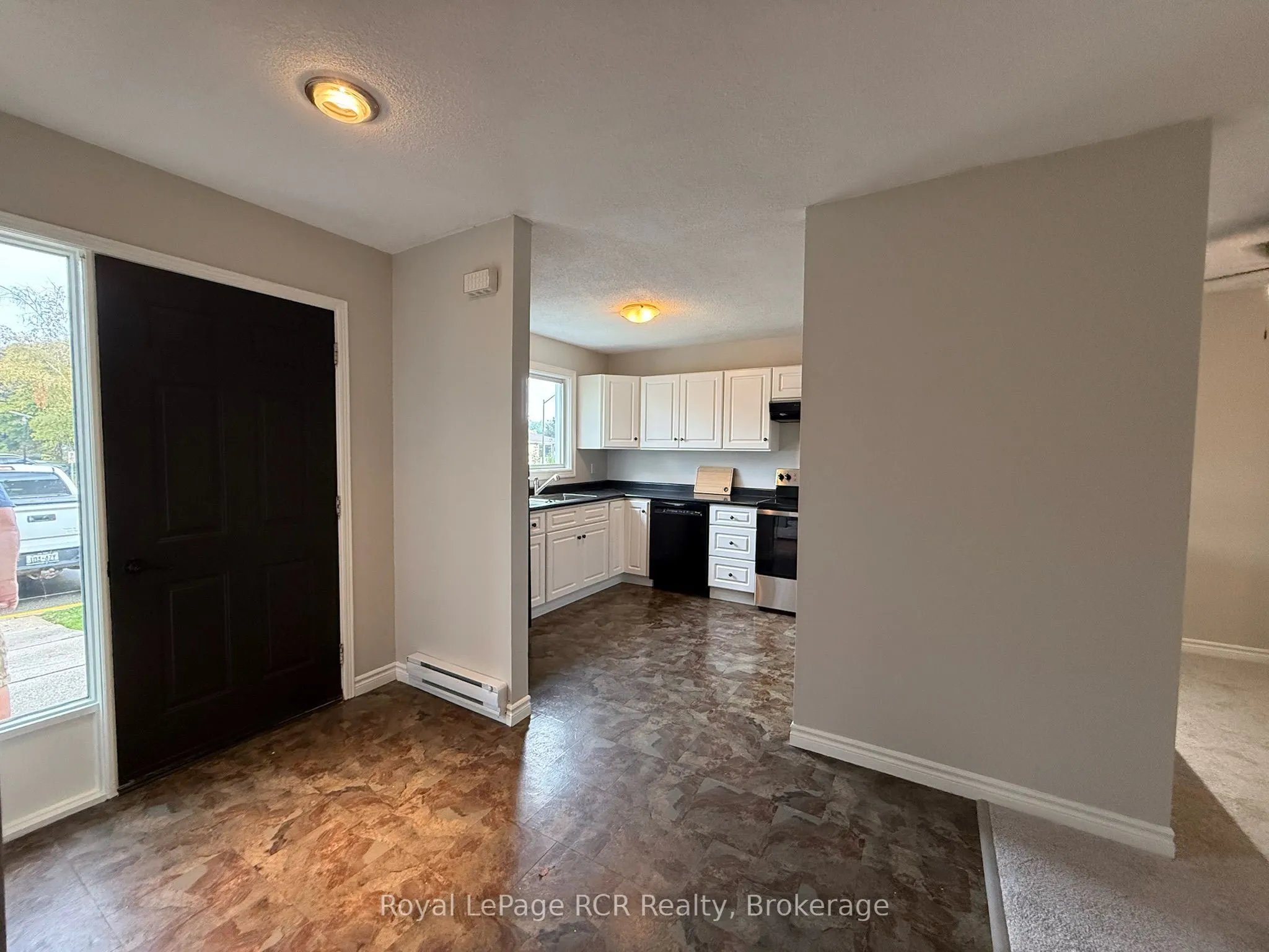 15 Watts Crescent, #3
