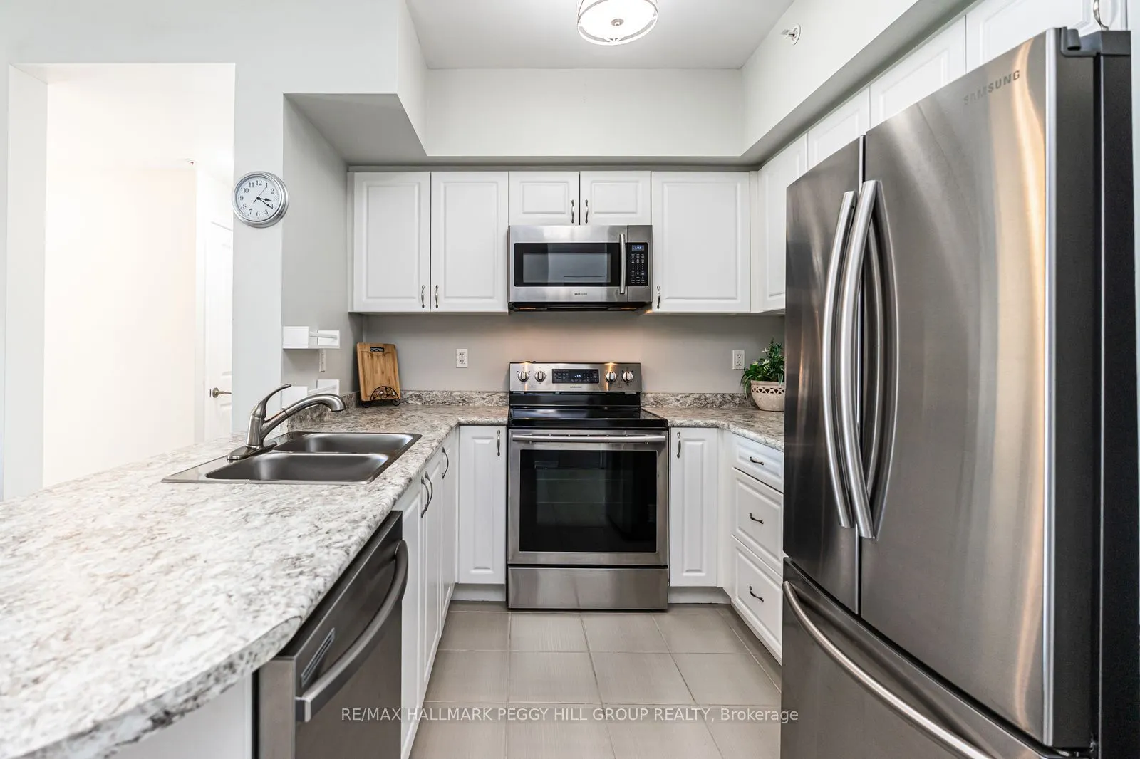 295 Cundles Road E, #404