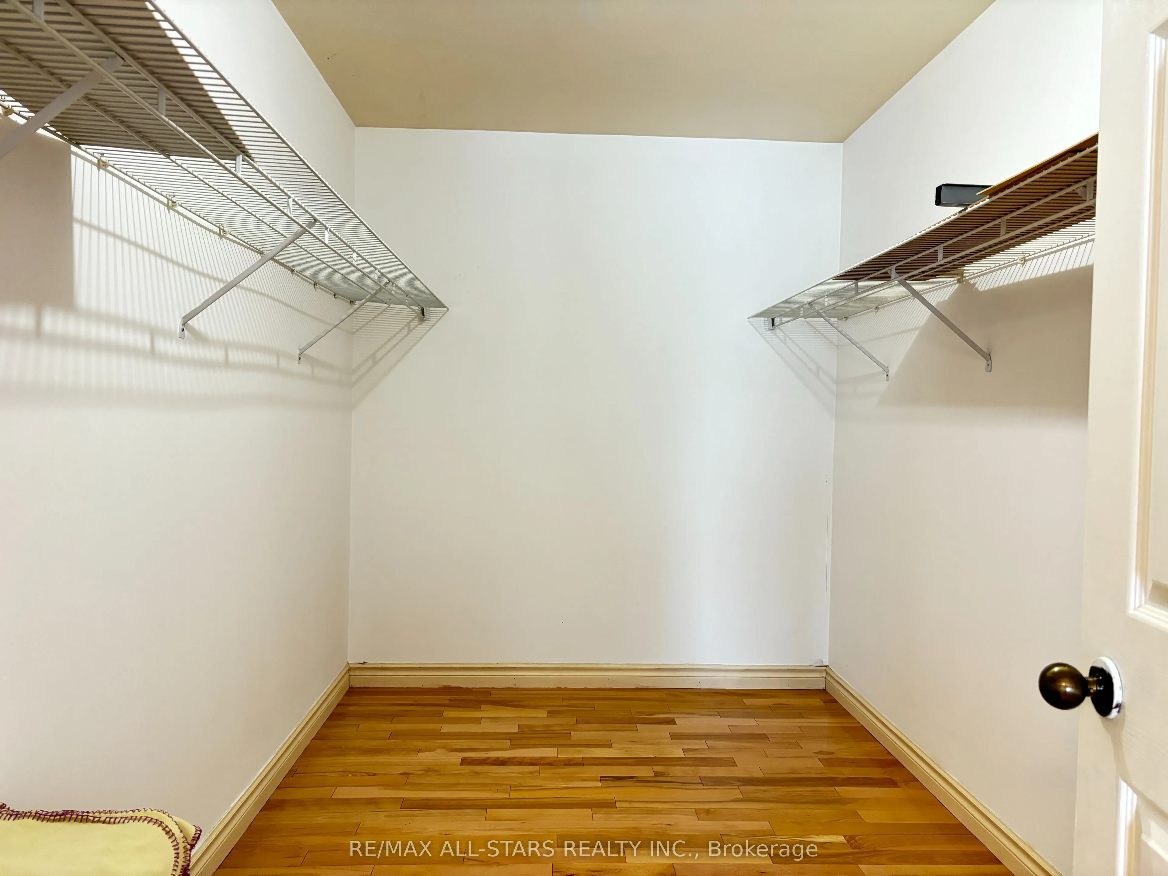 2999 Lakeside Drive, #Upper Level