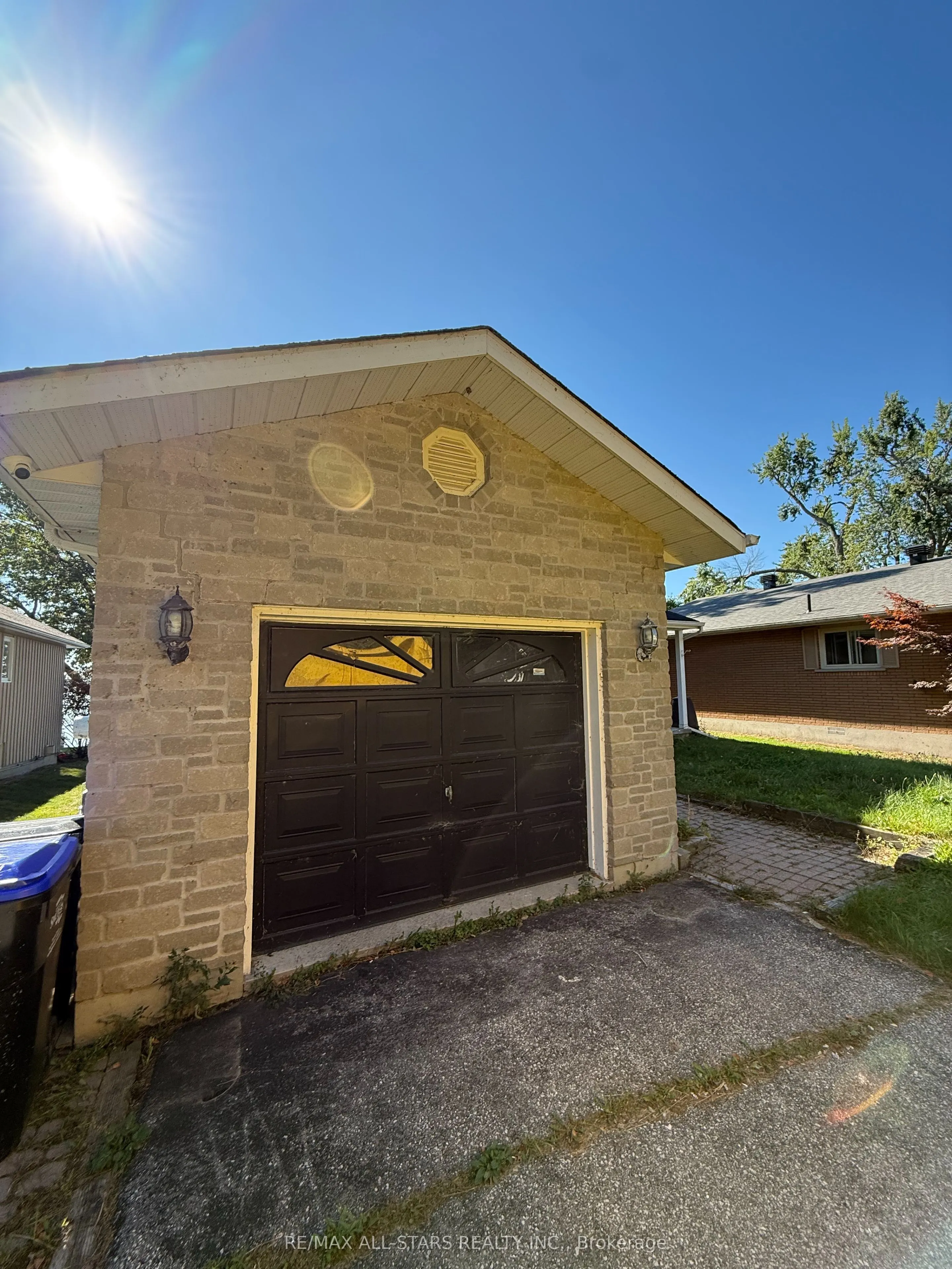 2999 Lakeside Drive, #Upper Level