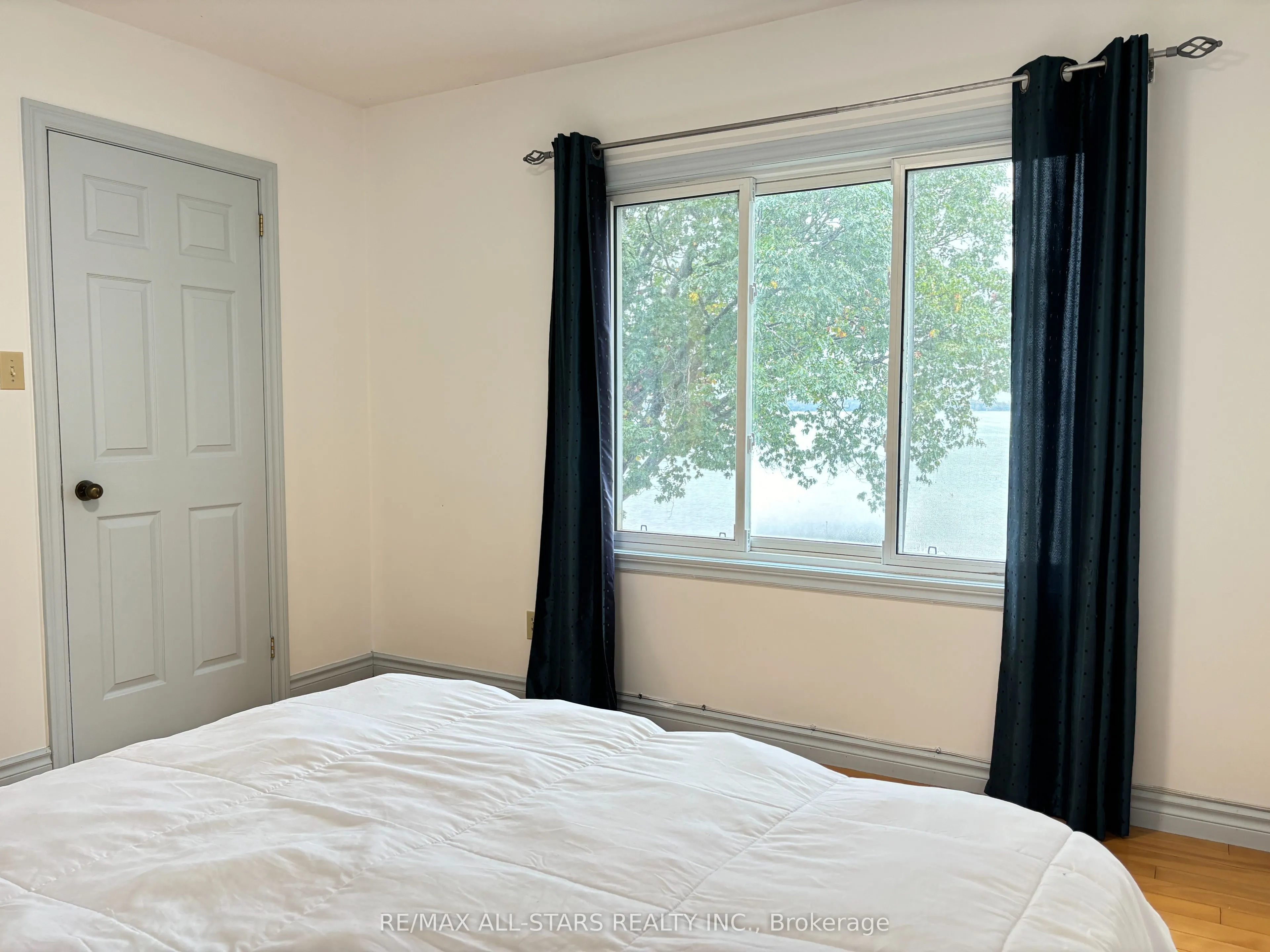 2999 Lakeside Drive, #Upper Level