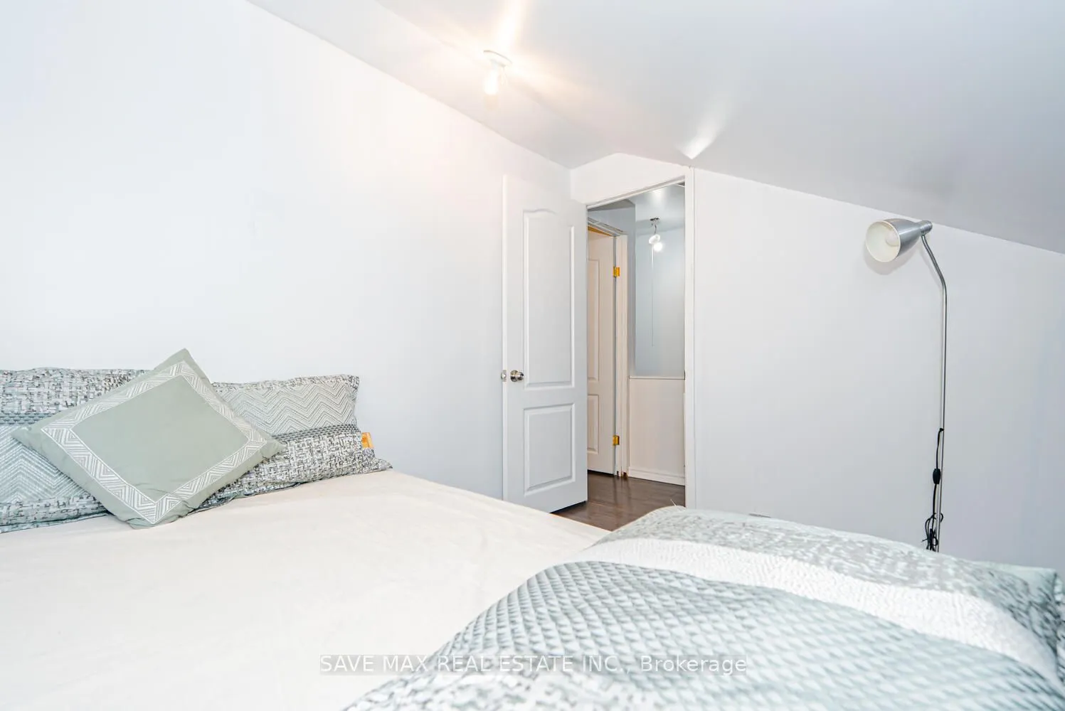 2008 Tiny Beaches Road S