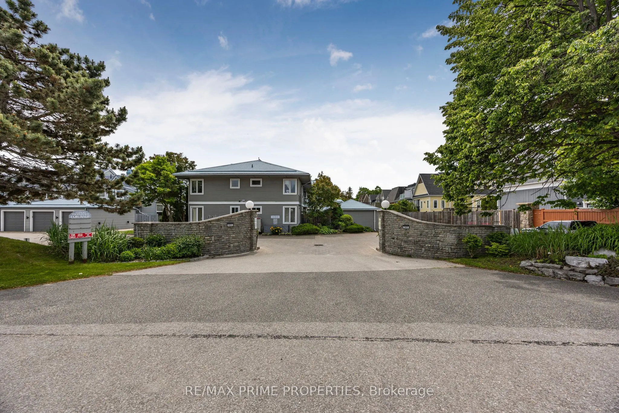 585 Atherley Road, #201